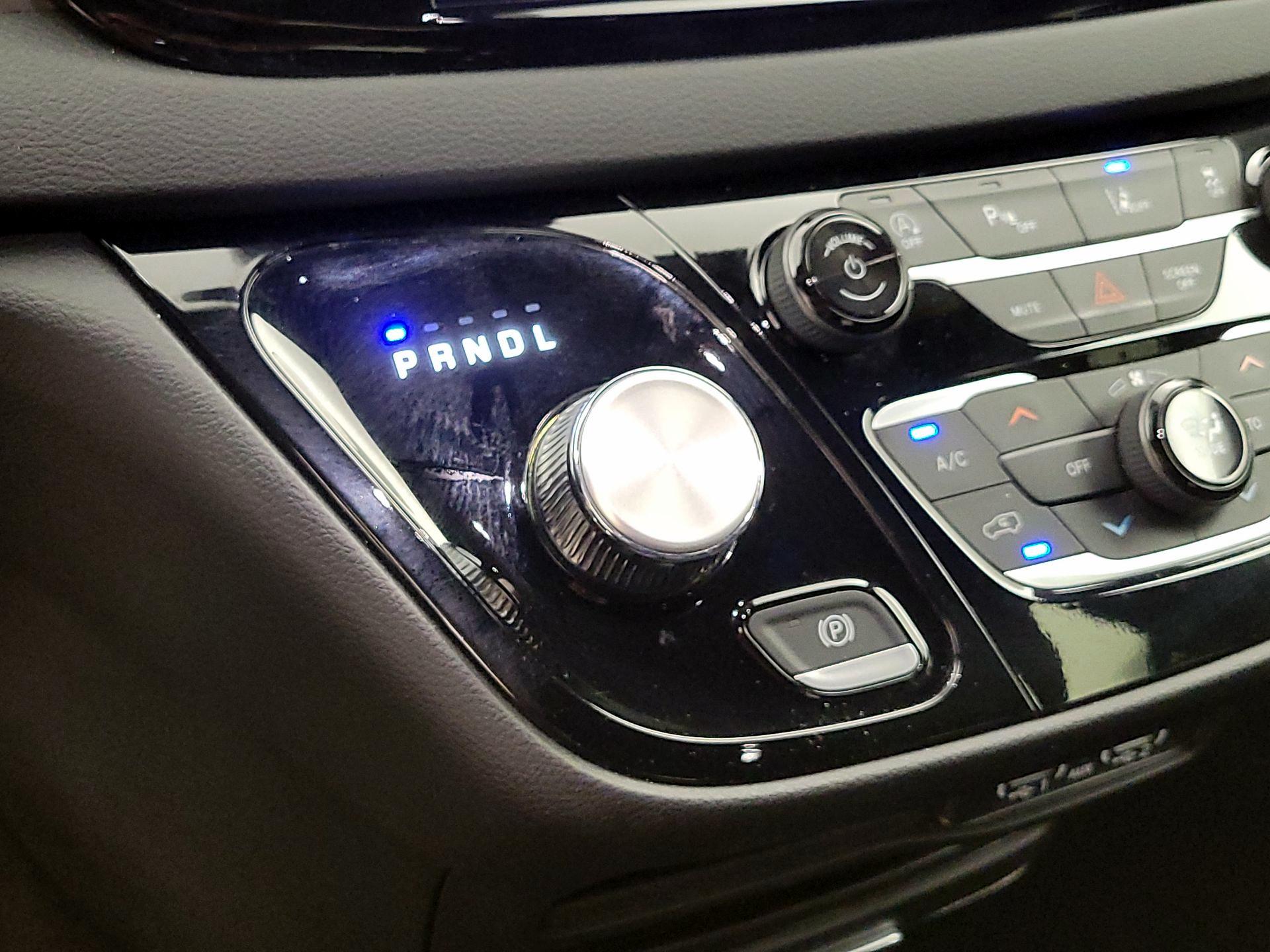 Thumbnail: 2025 Chrysler Pacifica - 17