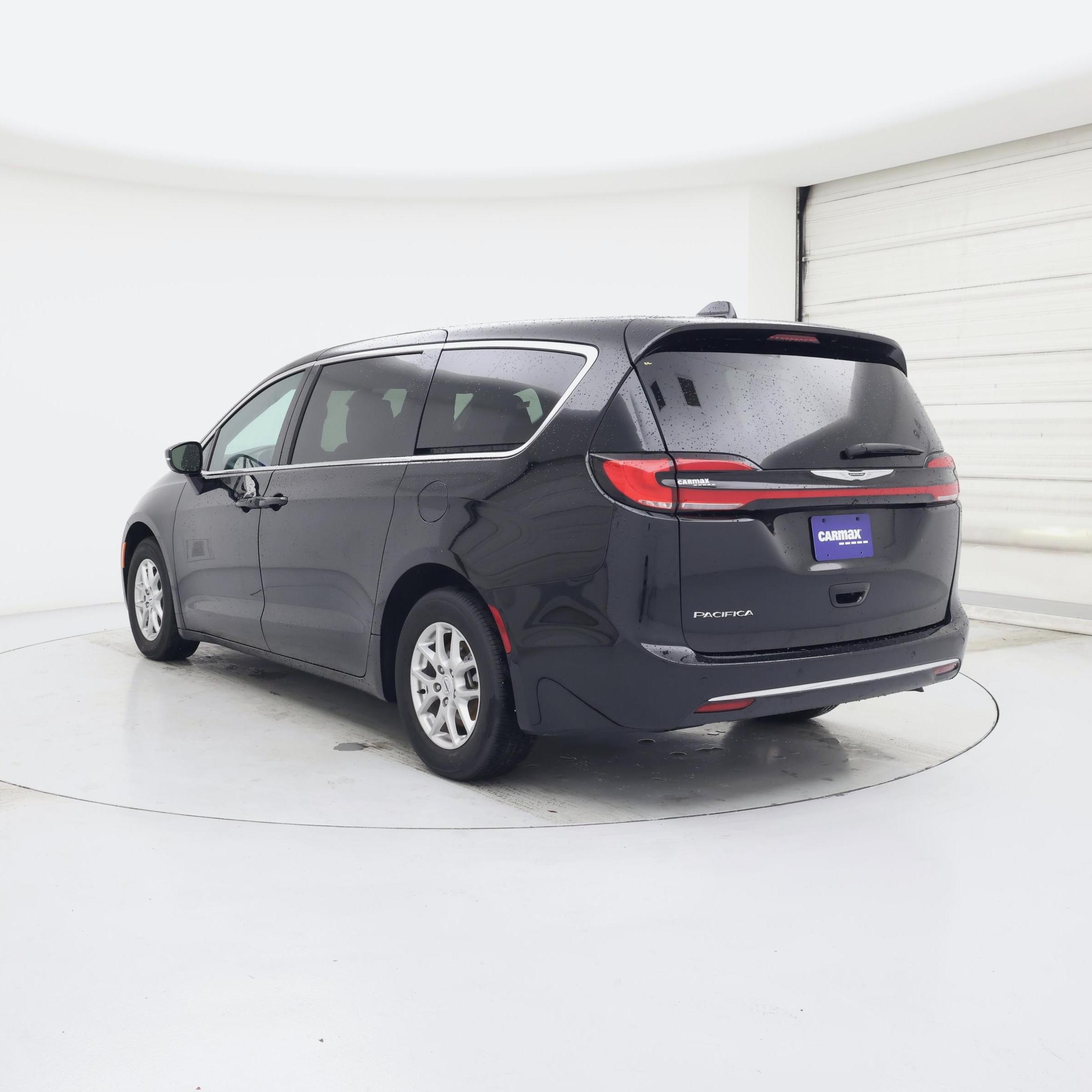 Thumbnail: 2025 Chrysler Pacifica - 2