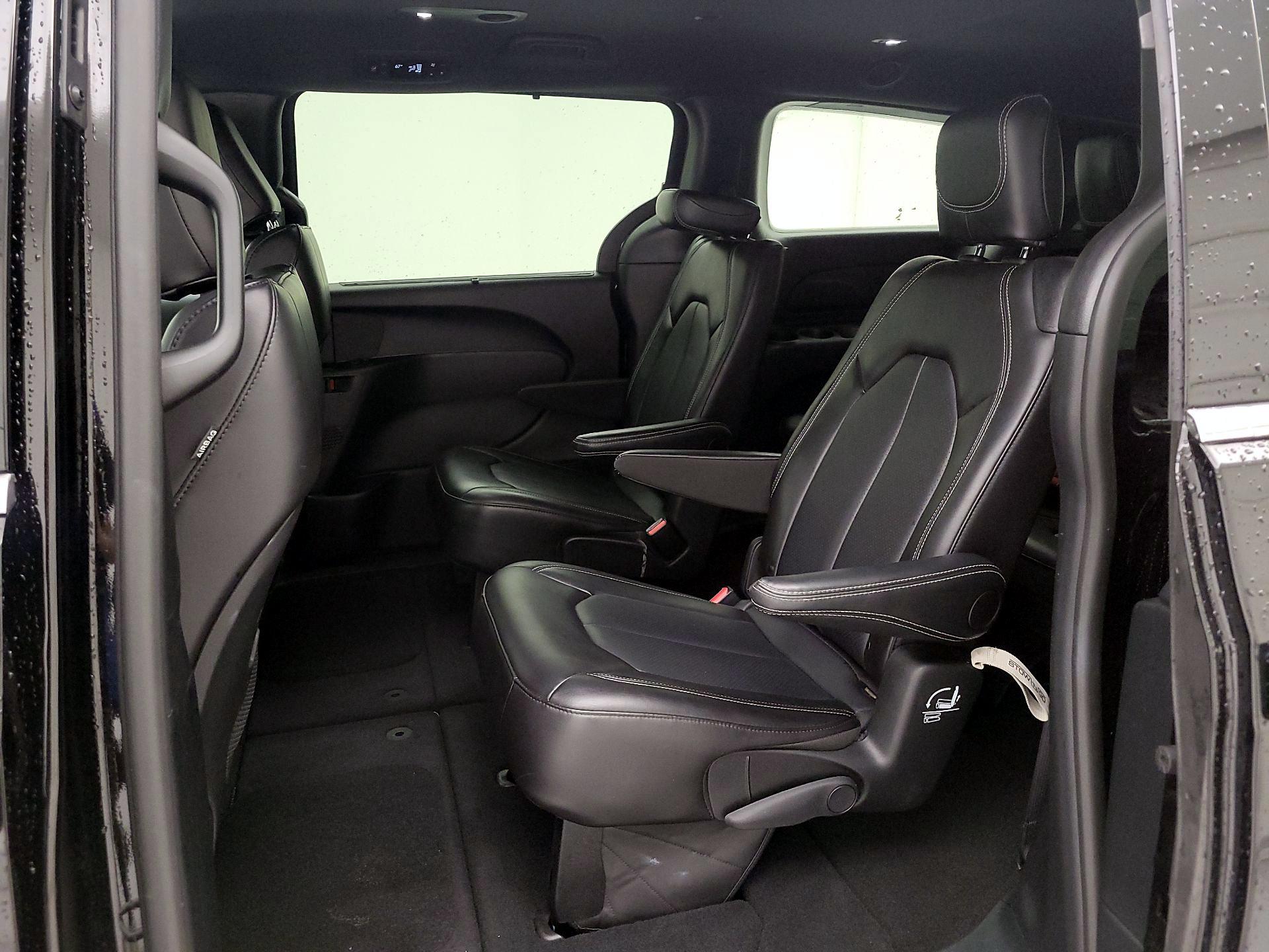 Thumbnail: 2025 Chrysler Pacifica - 19