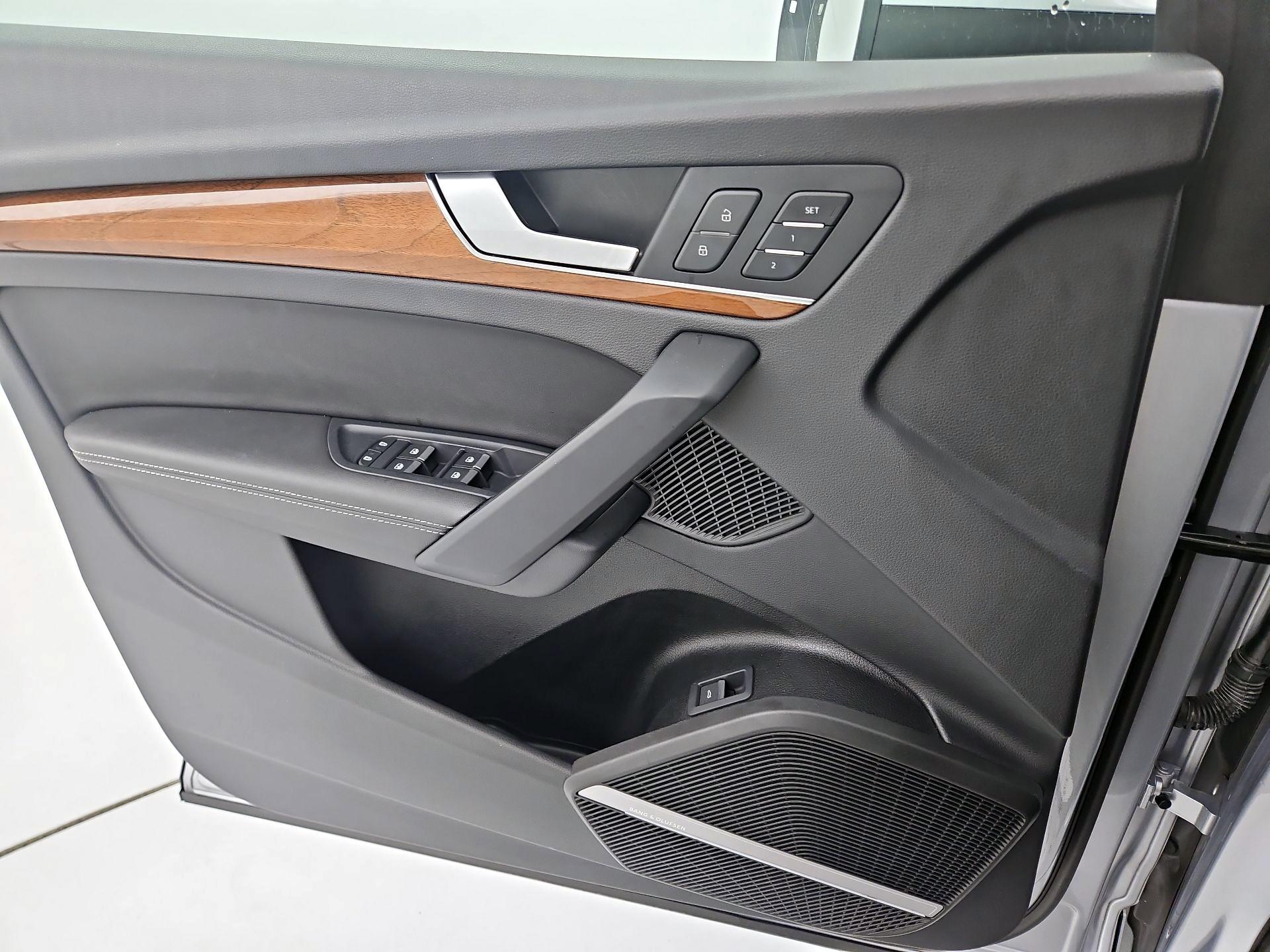 Thumbnail: 2023 Audi Q5 - 10
