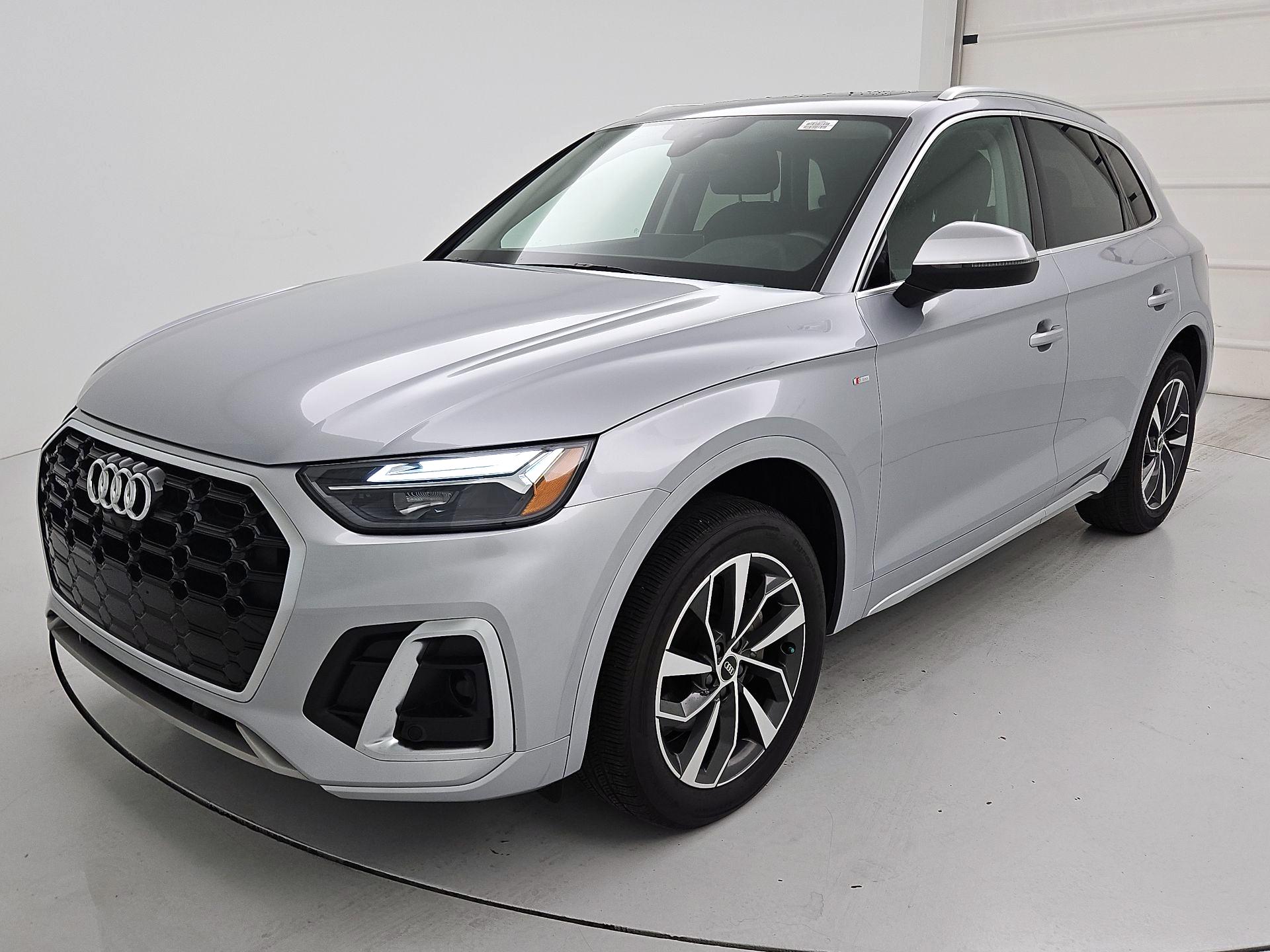 Thumbnail: 2023 Audi Q5 - 3