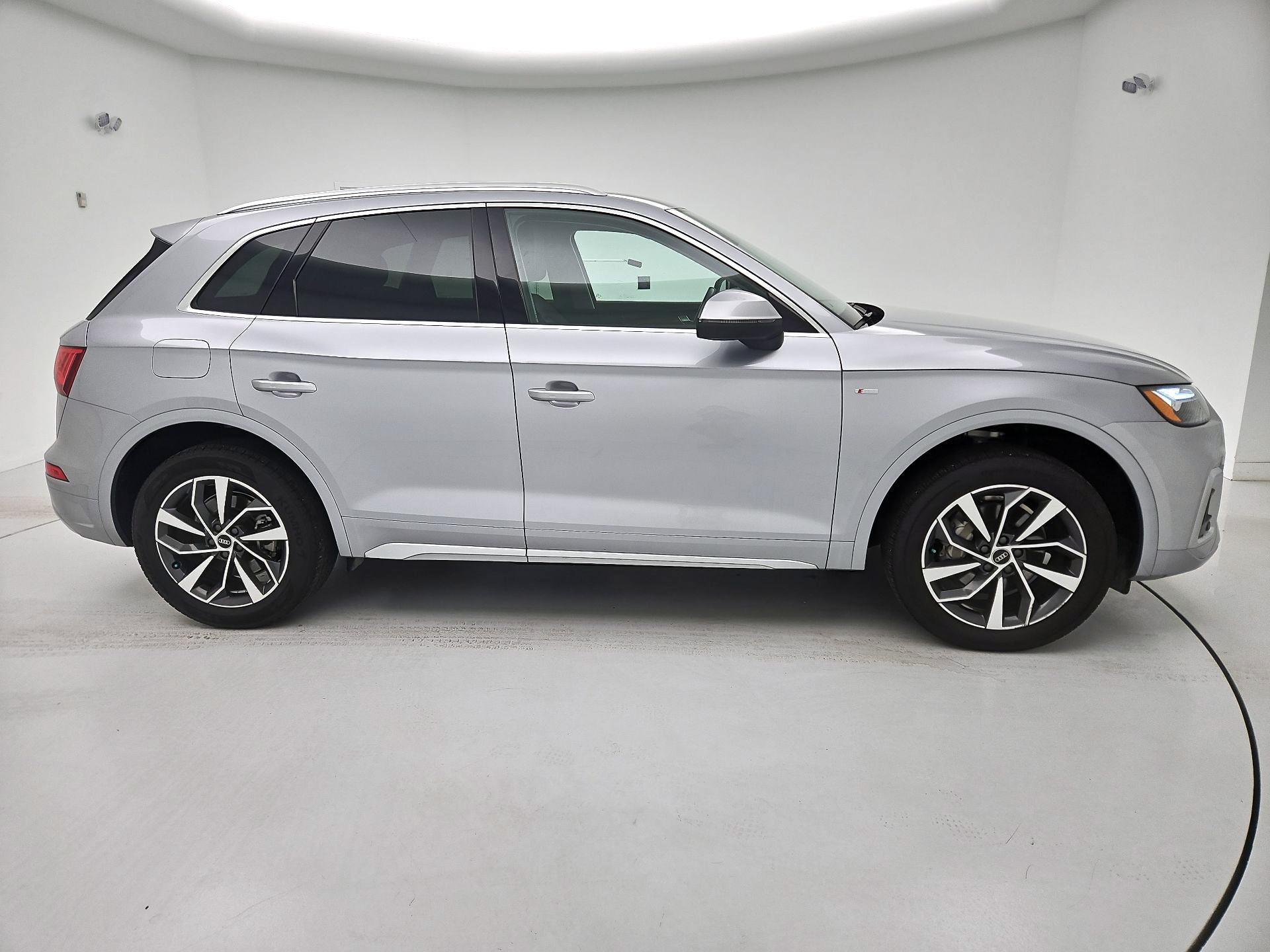 Thumbnail: 2023 Audi Q5 - 4