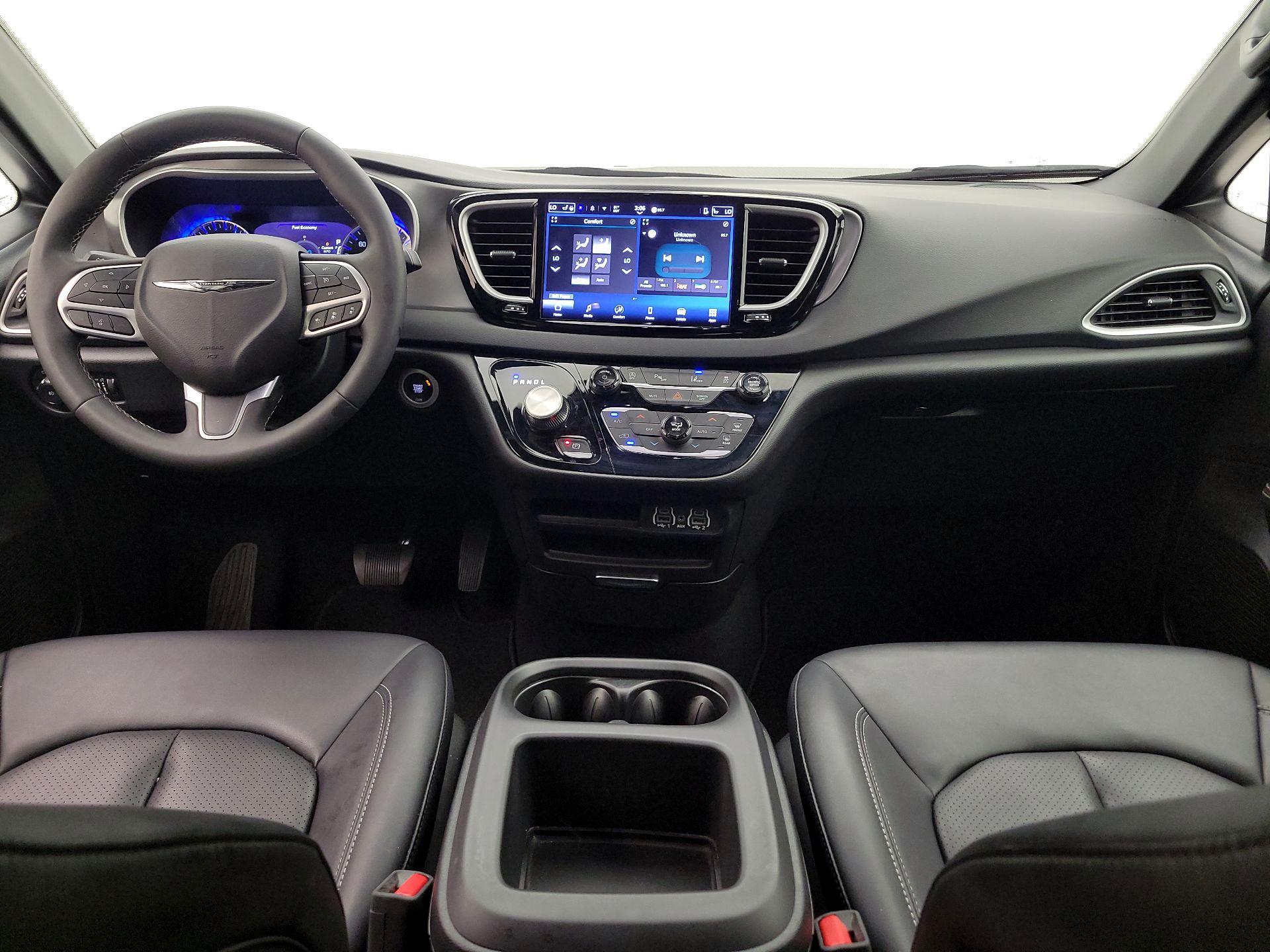 Thumbnail: 2025 Chrysler Pacifica - 9
