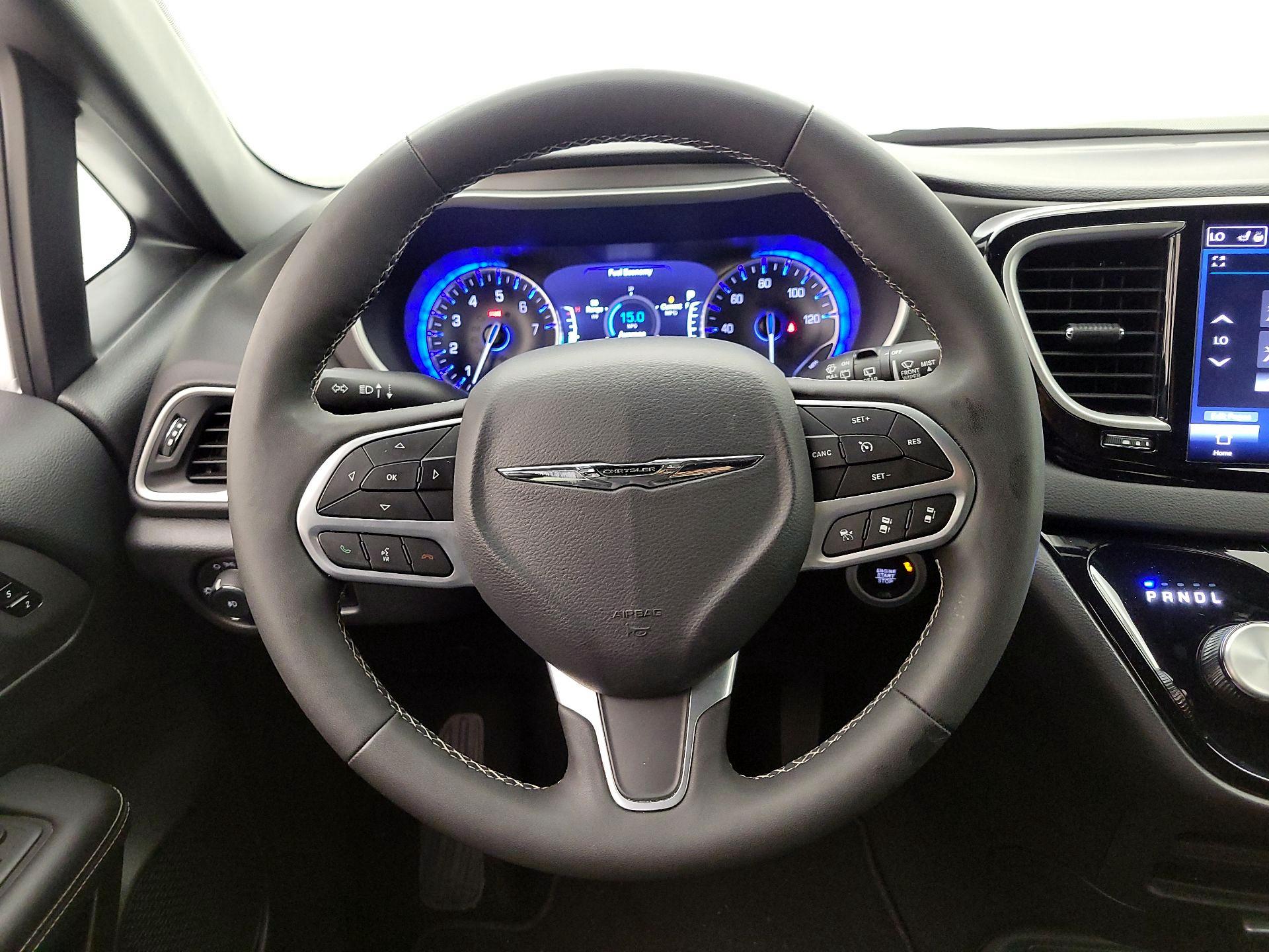 Thumbnail: 2025 Chrysler Pacifica - 10