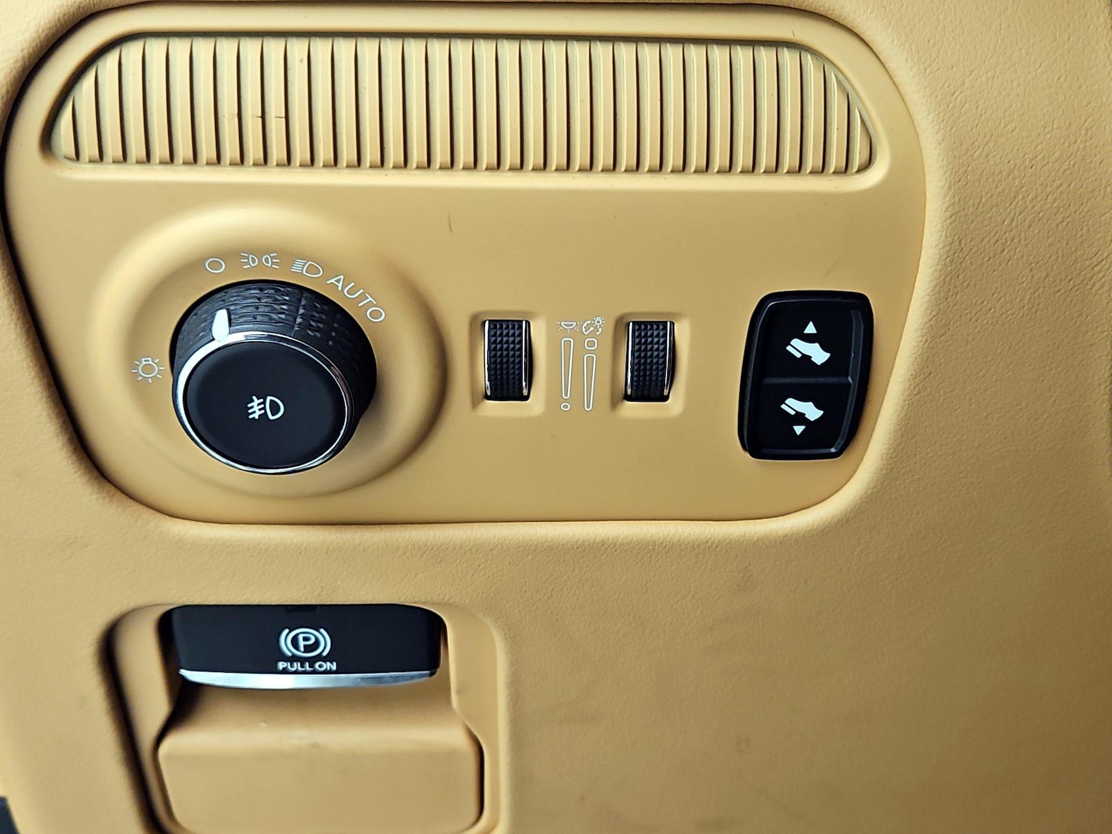 2022 Jeep Grand Wagoneer Series III - Photo 14