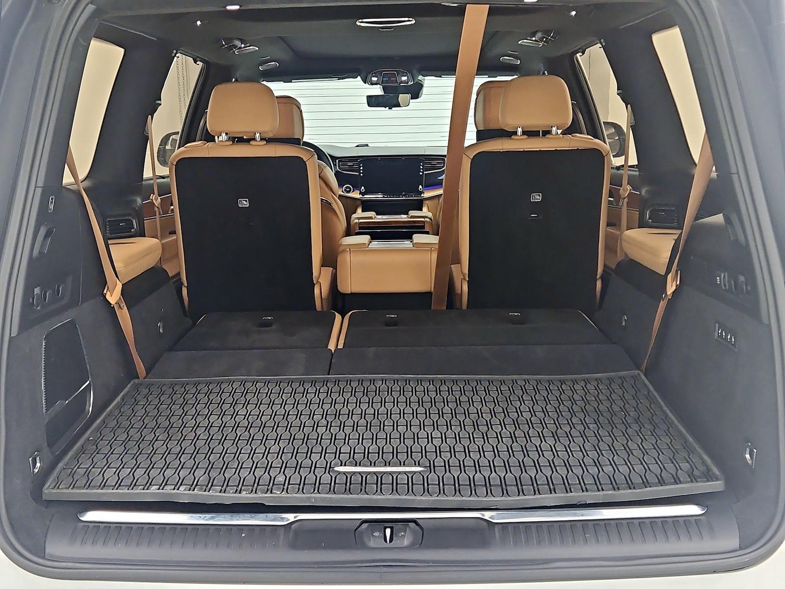 2022 Jeep Grand Wagoneer Series III - Photo 25