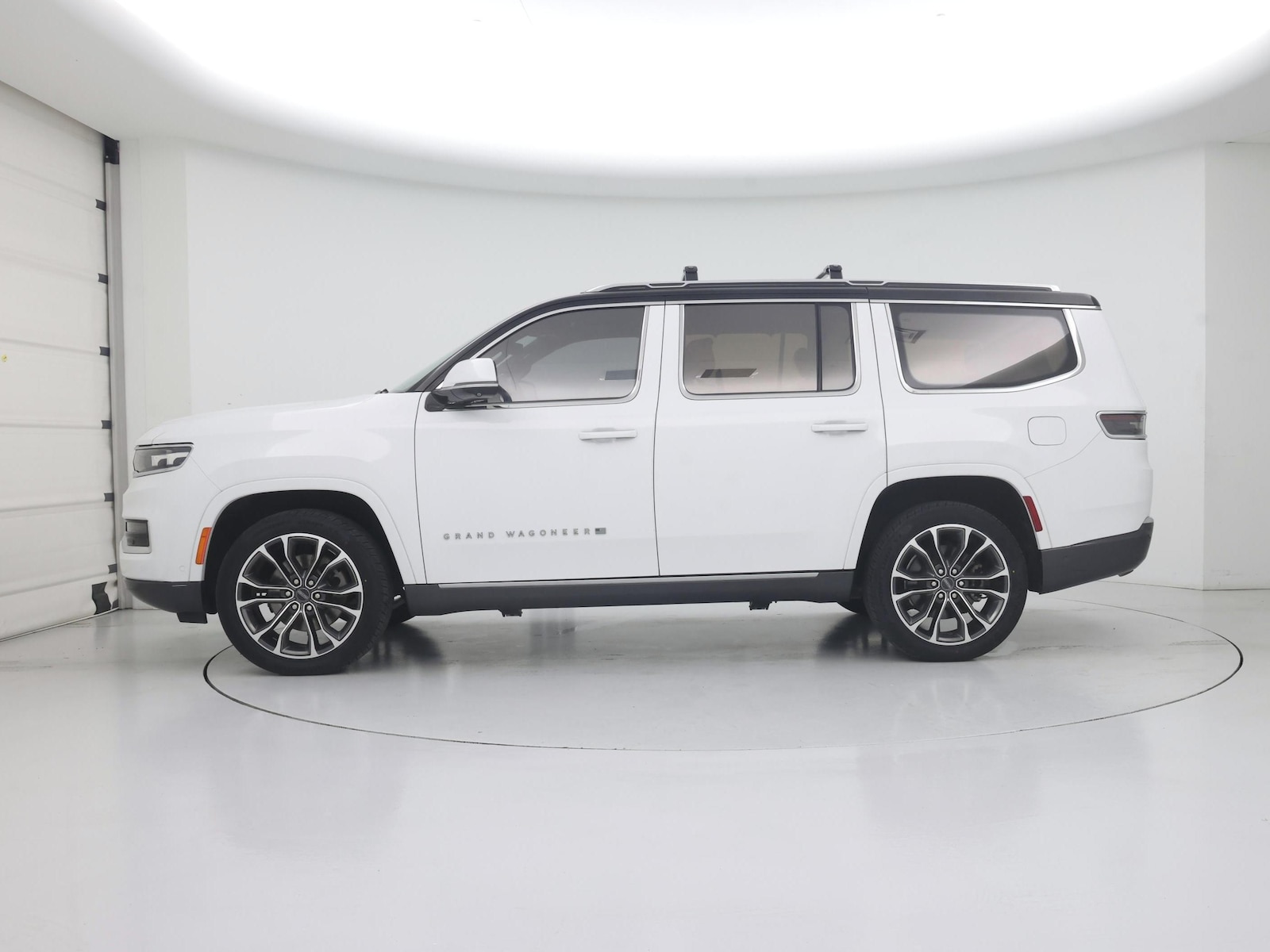 2022 Jeep Grand Wagoneer Series III - Photo 4