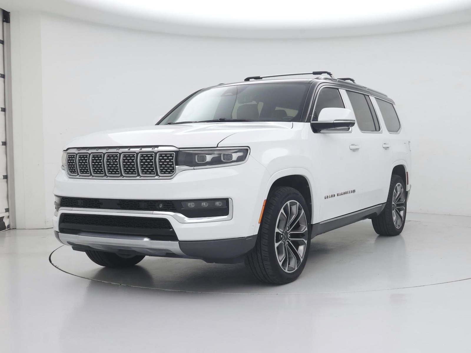 2022 Jeep Grand Wagoneer Series III - Photo 5