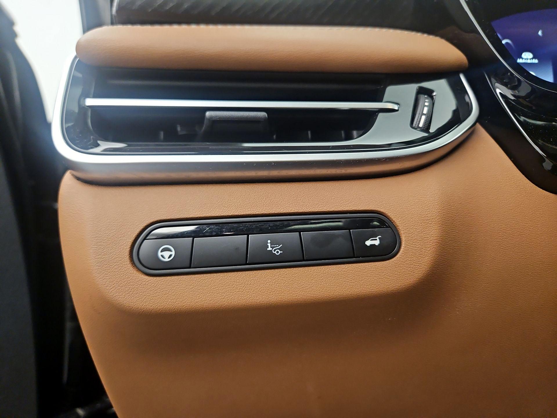 Thumbnail: 2023 INFINITI QX60 - 13