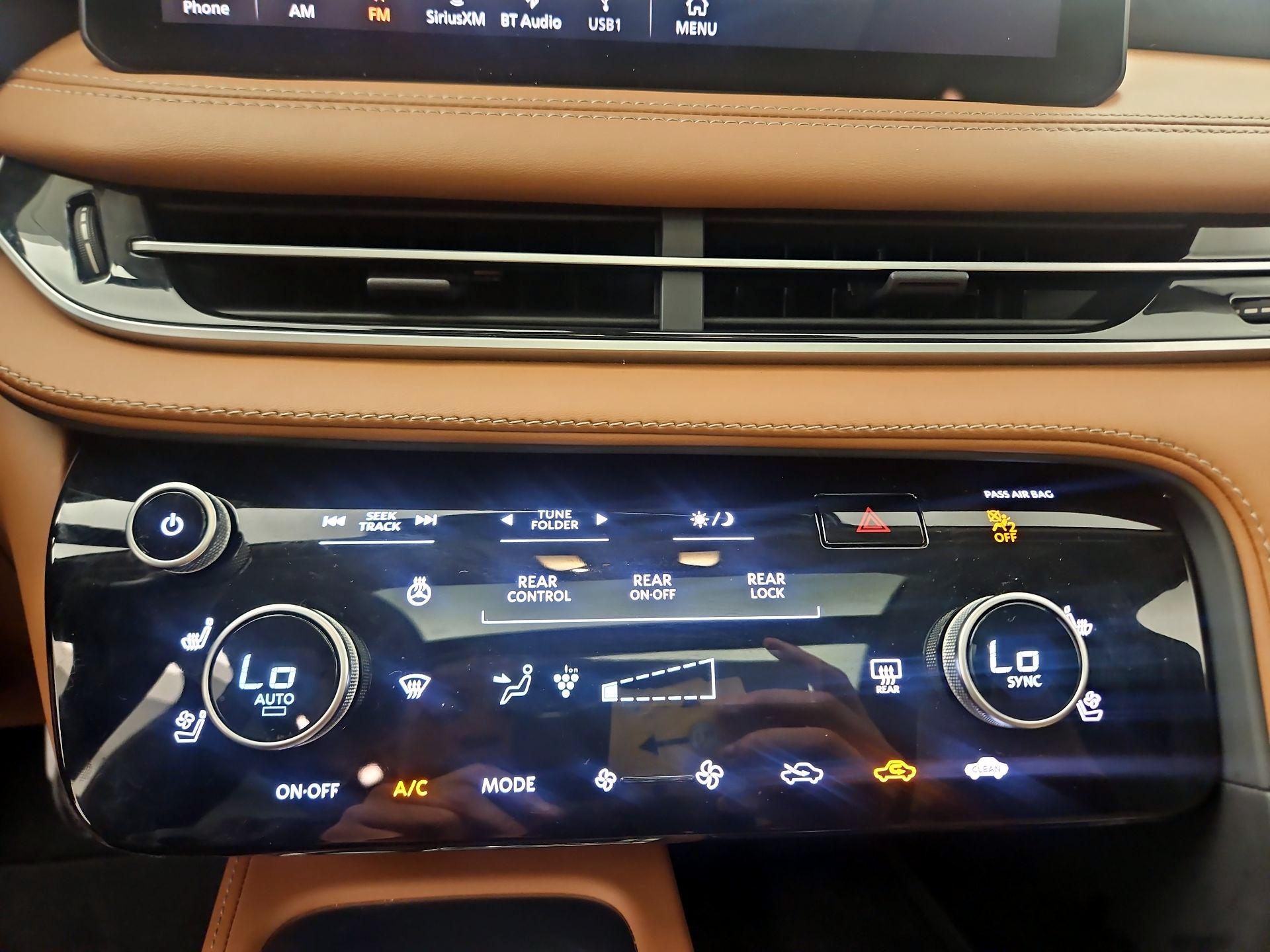 Thumbnail: 2023 INFINITI QX60 - 16