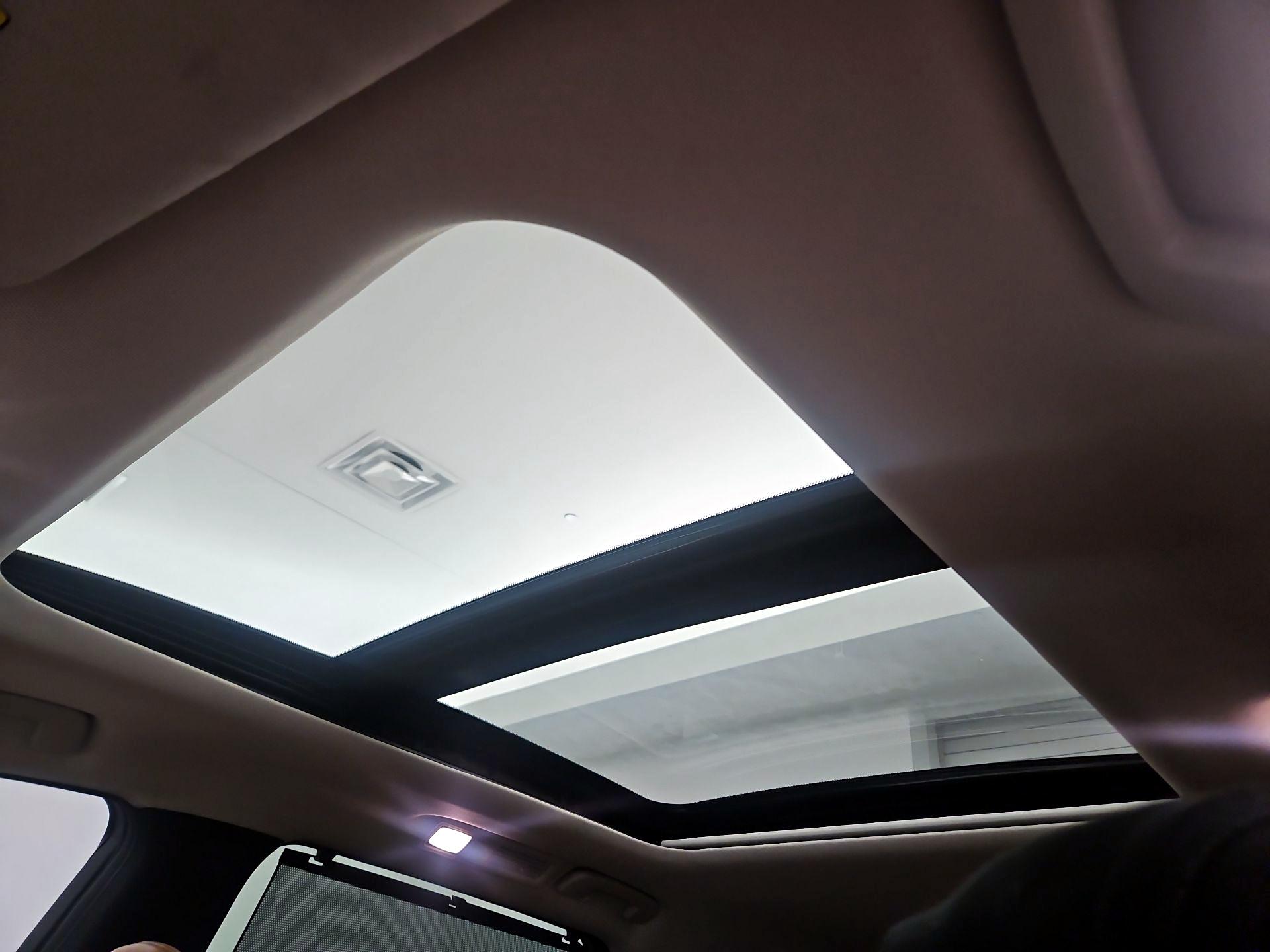 Thumbnail: 2023 INFINITI QX60 - 18