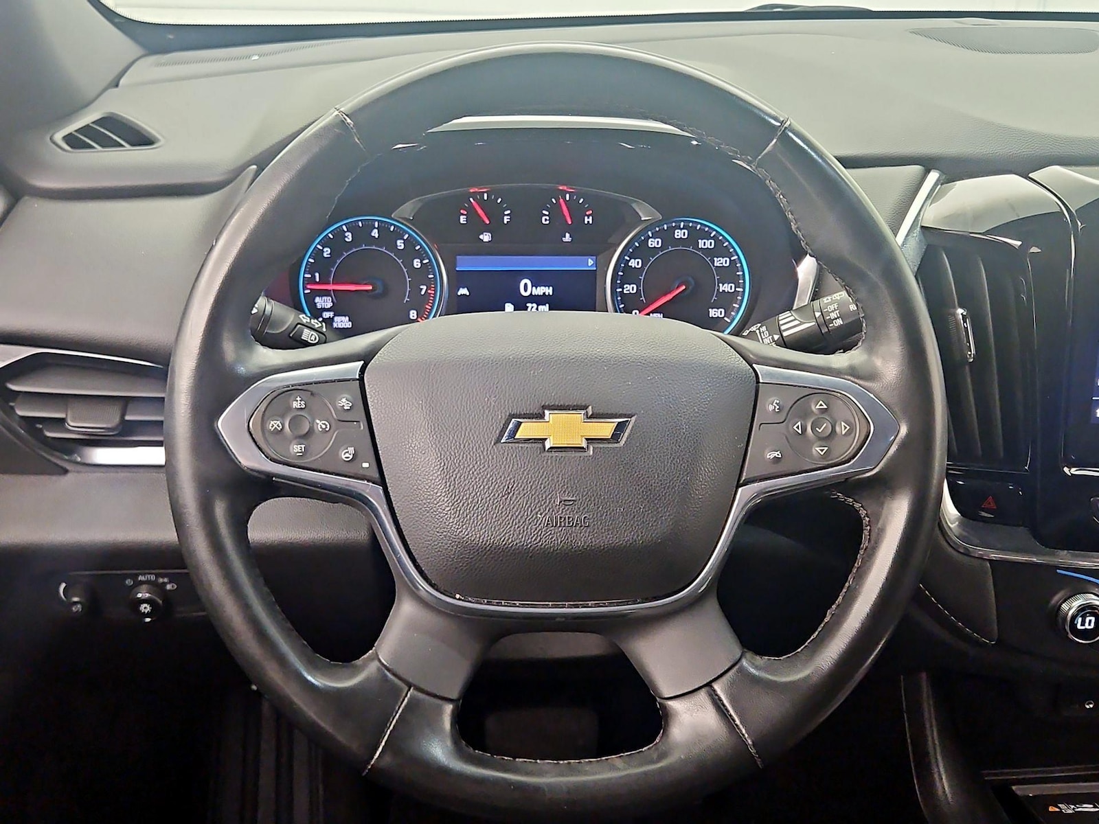2023 Chevrolet Traverse 3LT - Photo 11