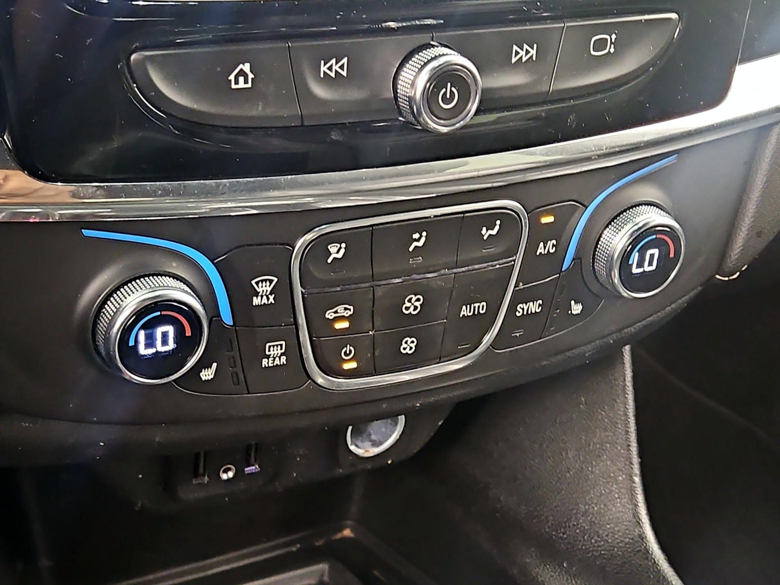 2023 Chevrolet Traverse 3LT - Photo 17