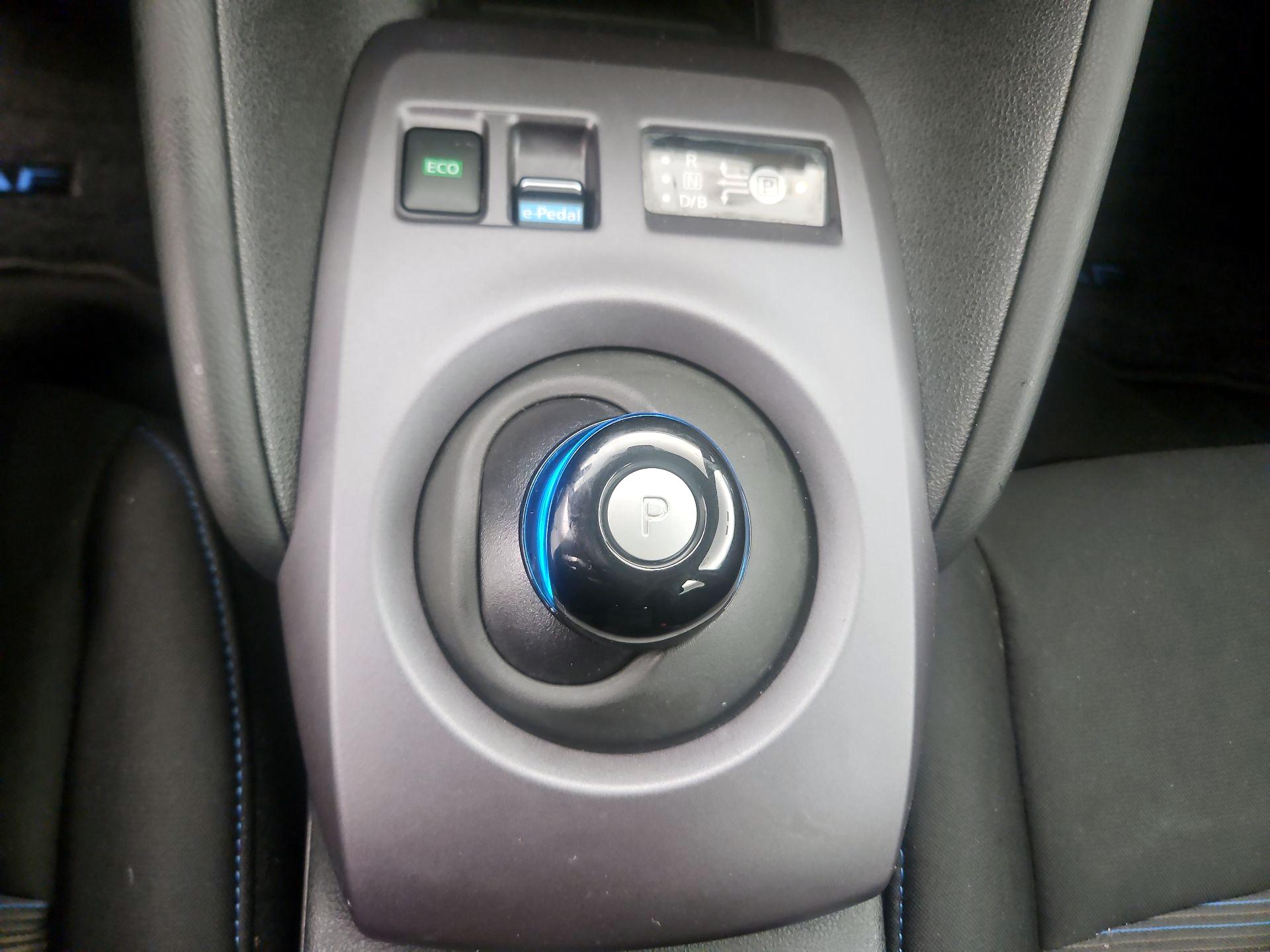 Thumbnail: 2023 Nissan Leaf - 17