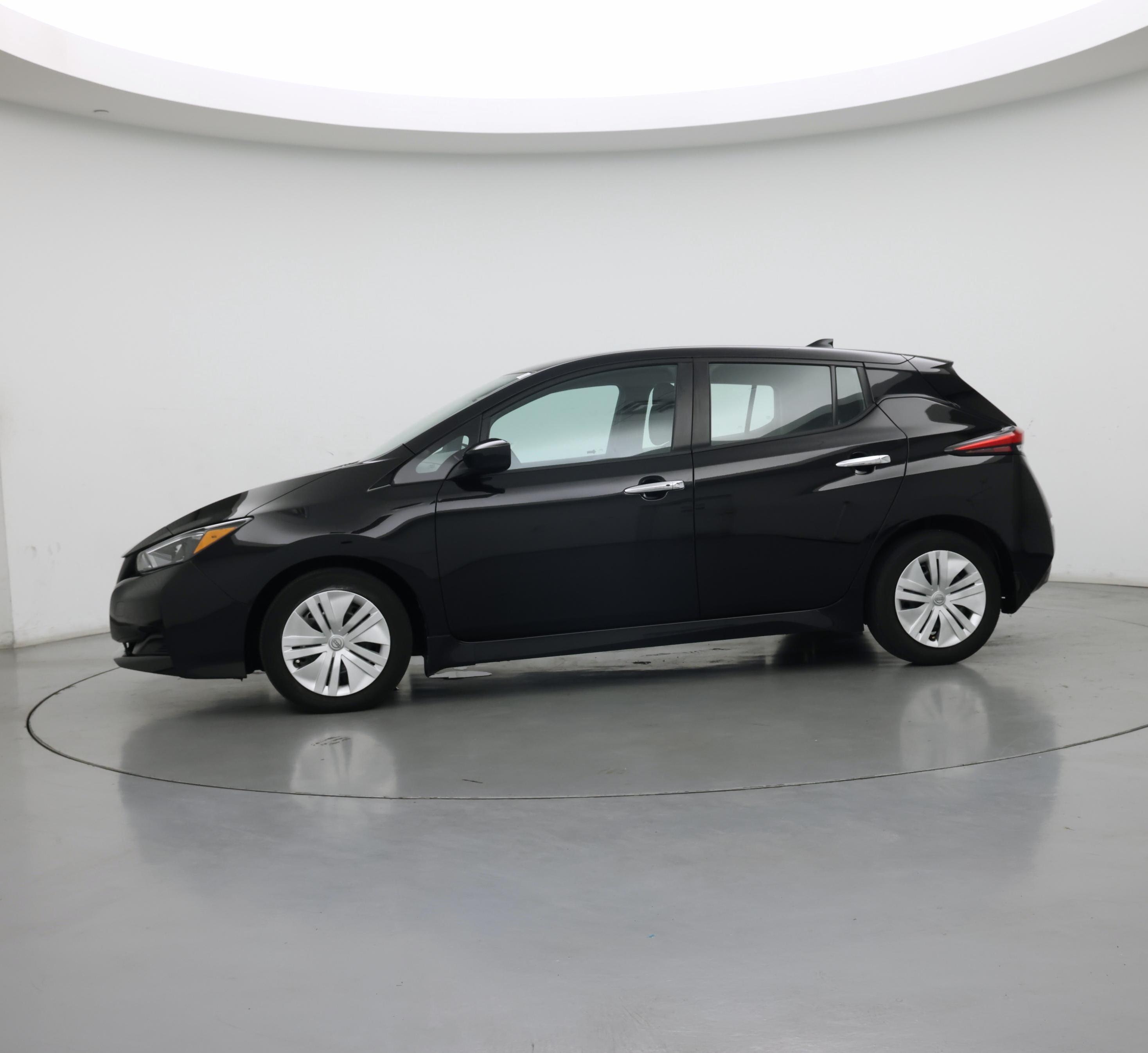 Thumbnail: 2023 Nissan Leaf - 2