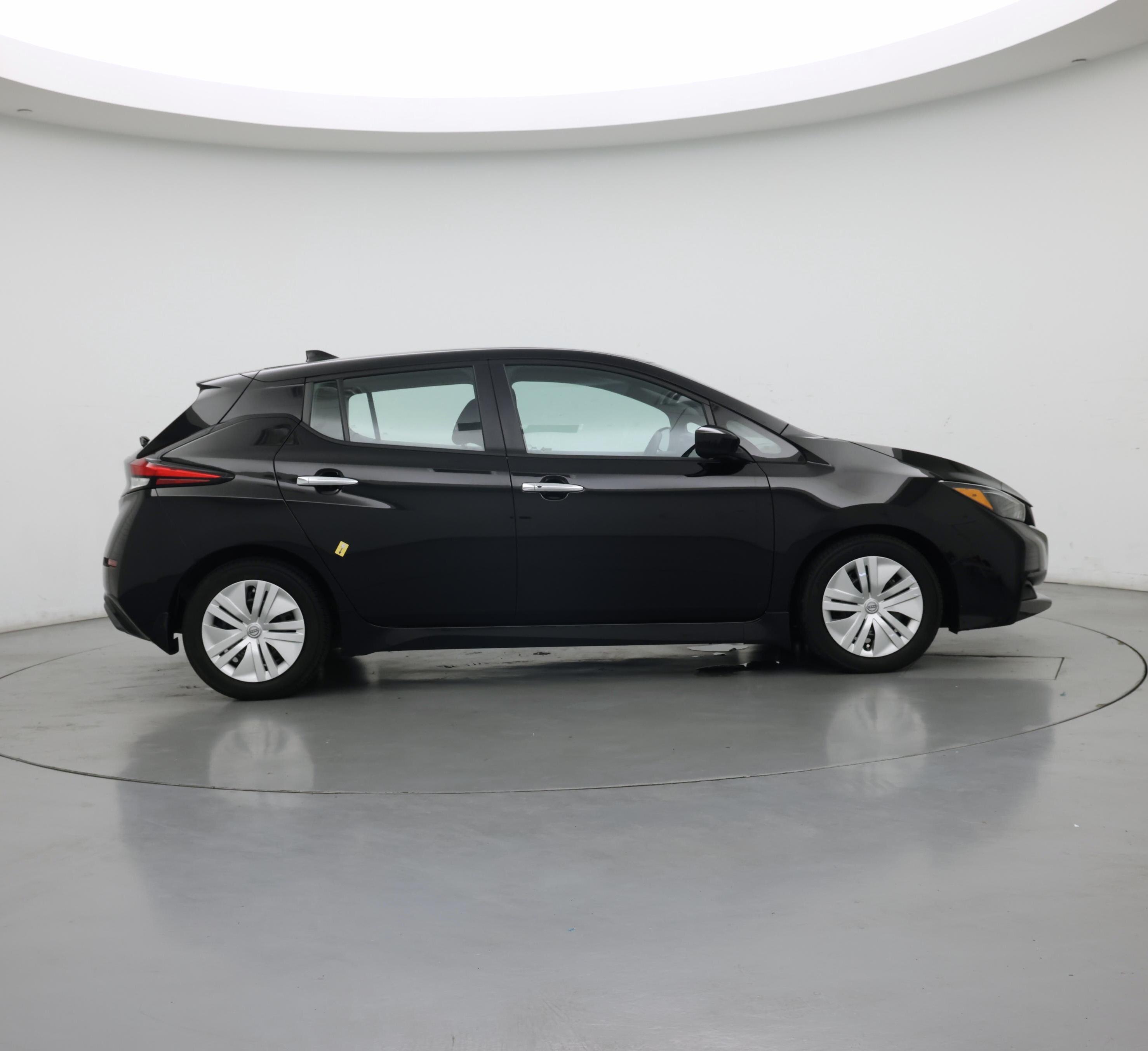 Thumbnail: 2023 Nissan Leaf - 5