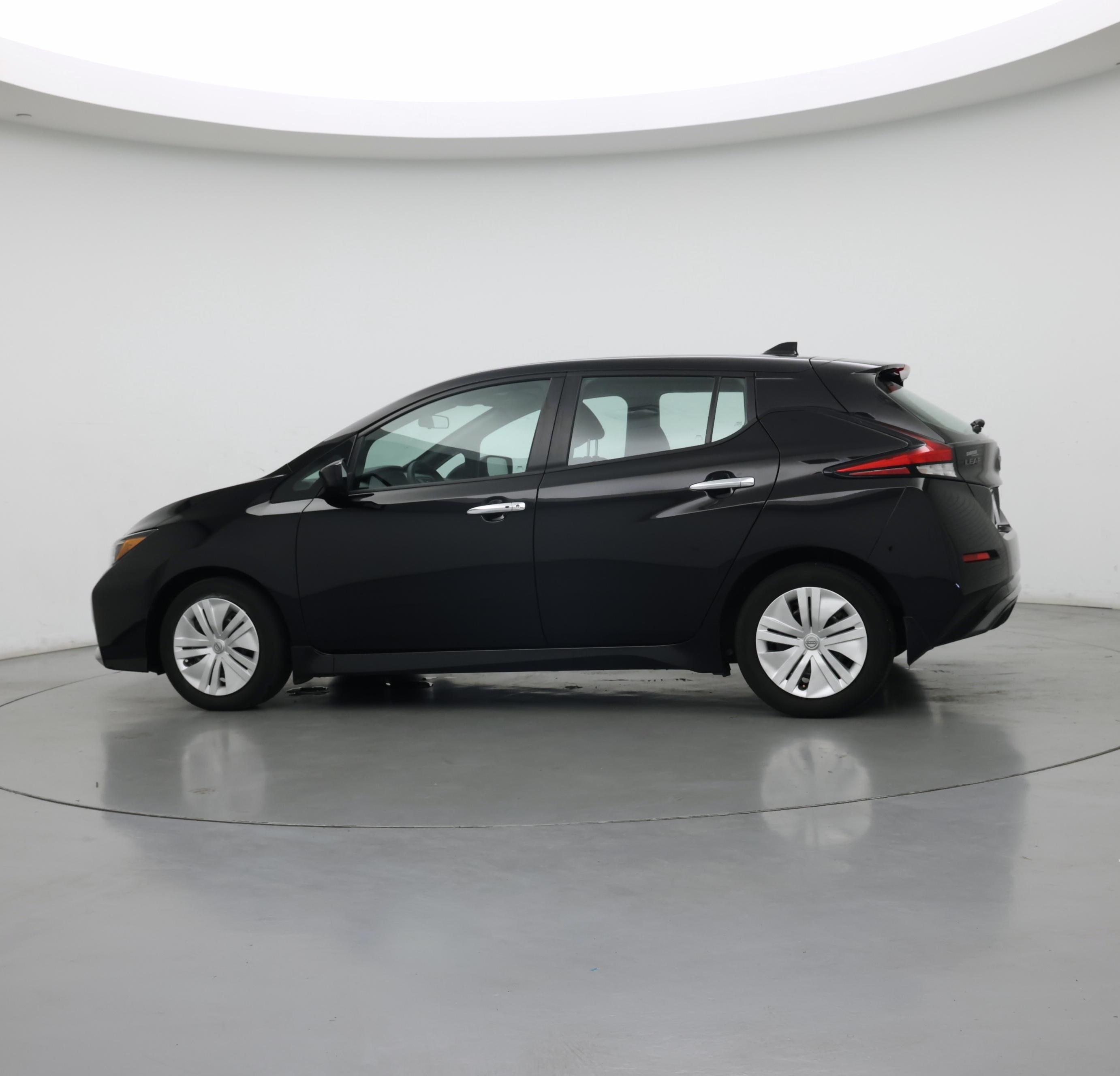 Thumbnail: 2023 Nissan Leaf - 6