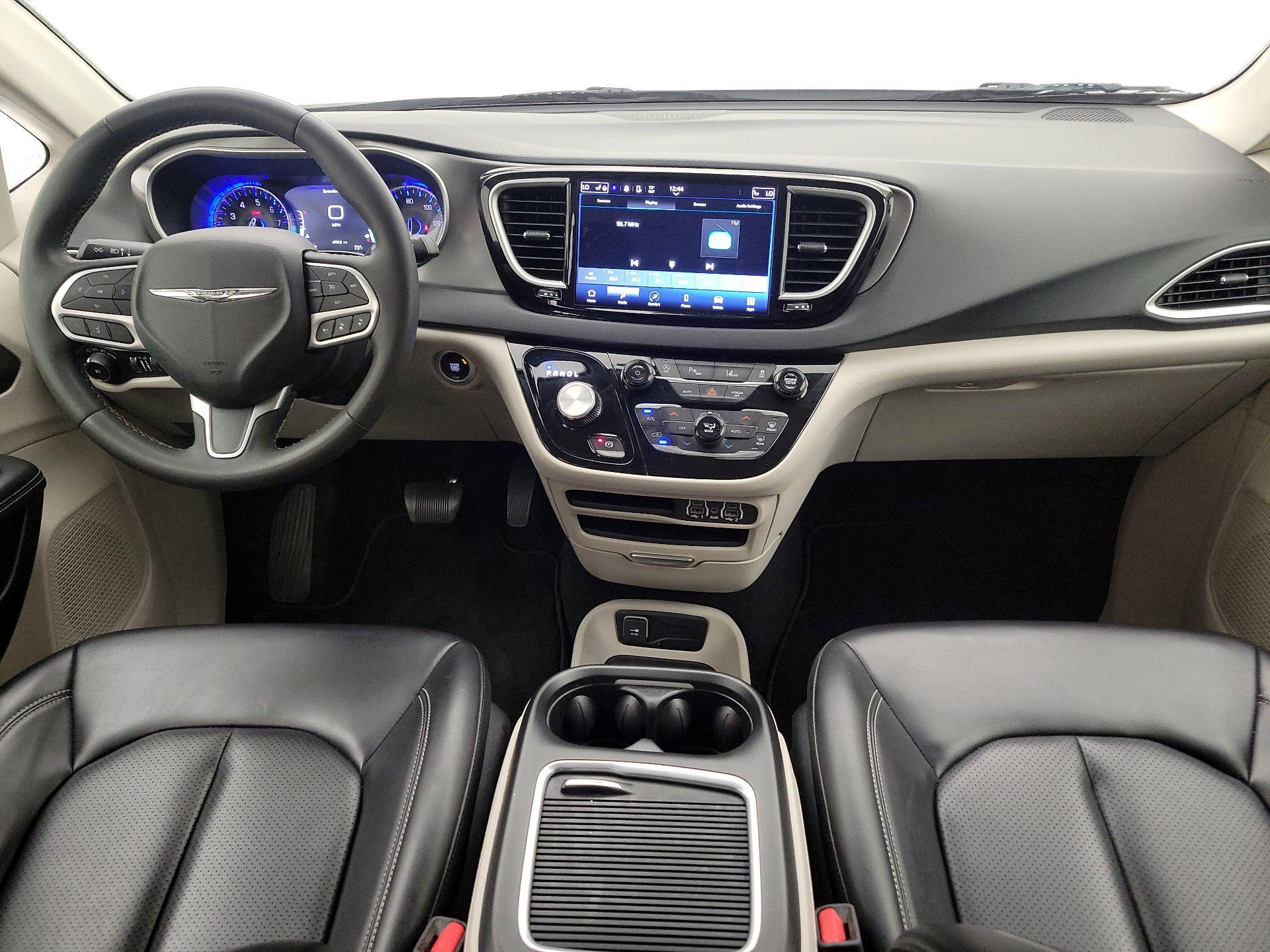 Thumbnail: 2023 Chrysler Pacifica - 9
