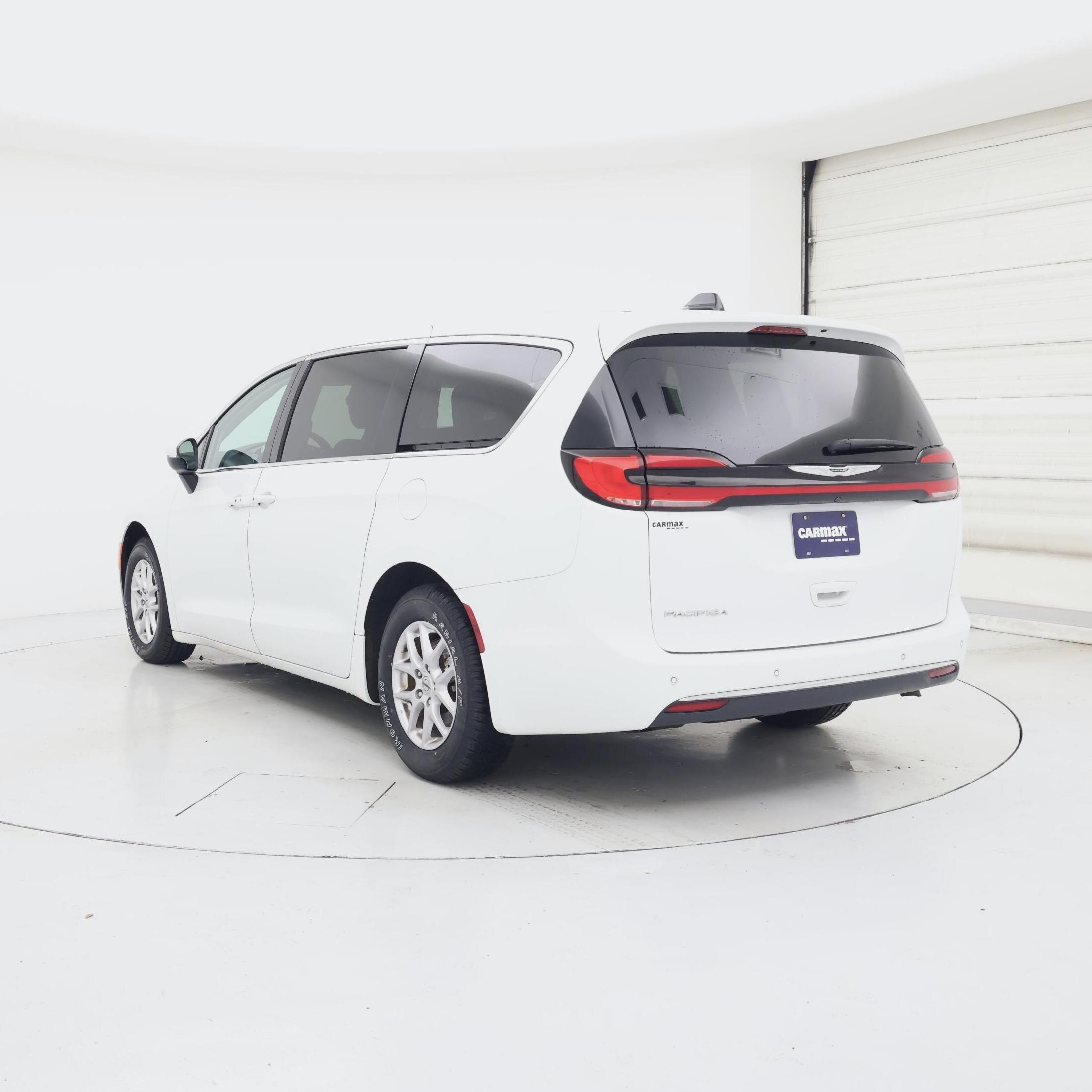 Thumbnail: 2023 Chrysler Pacifica - 2