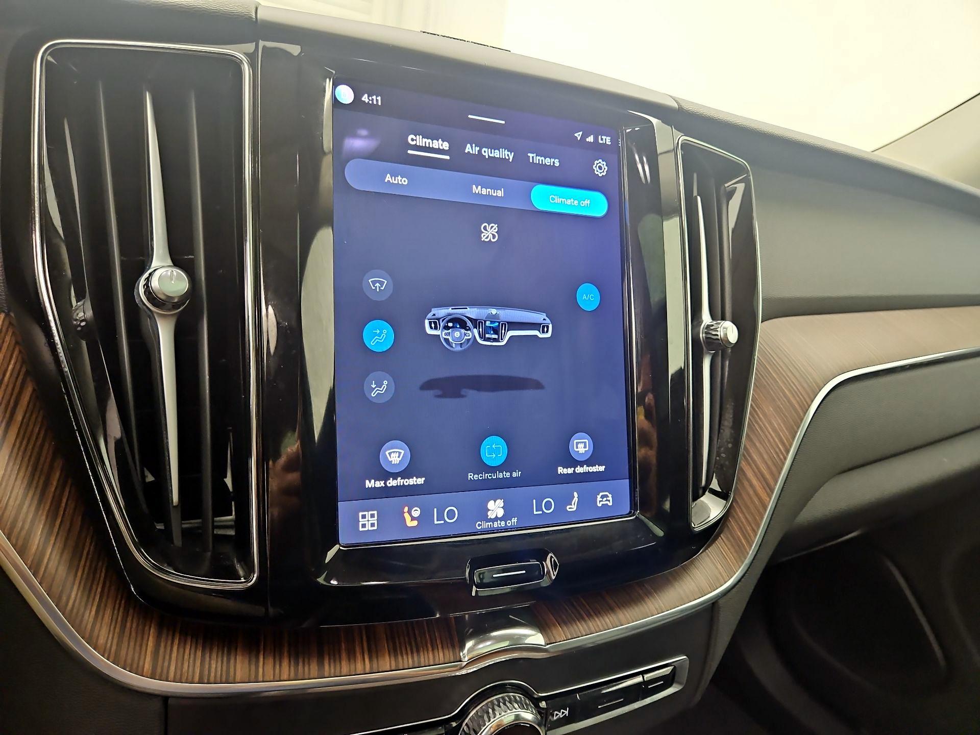 Thumbnail: 2023 Volvo XC60 - 14