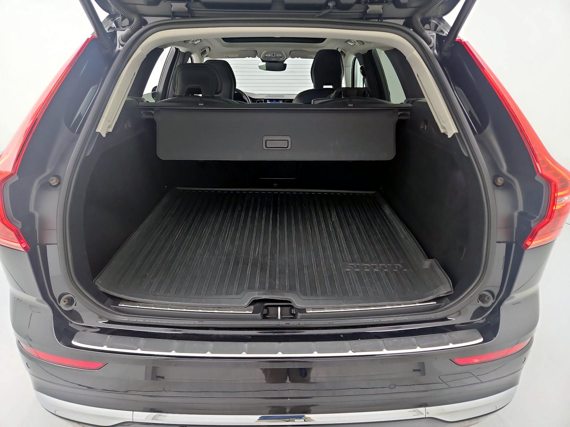 Thumbnail: 2023 Volvo XC60 - 19