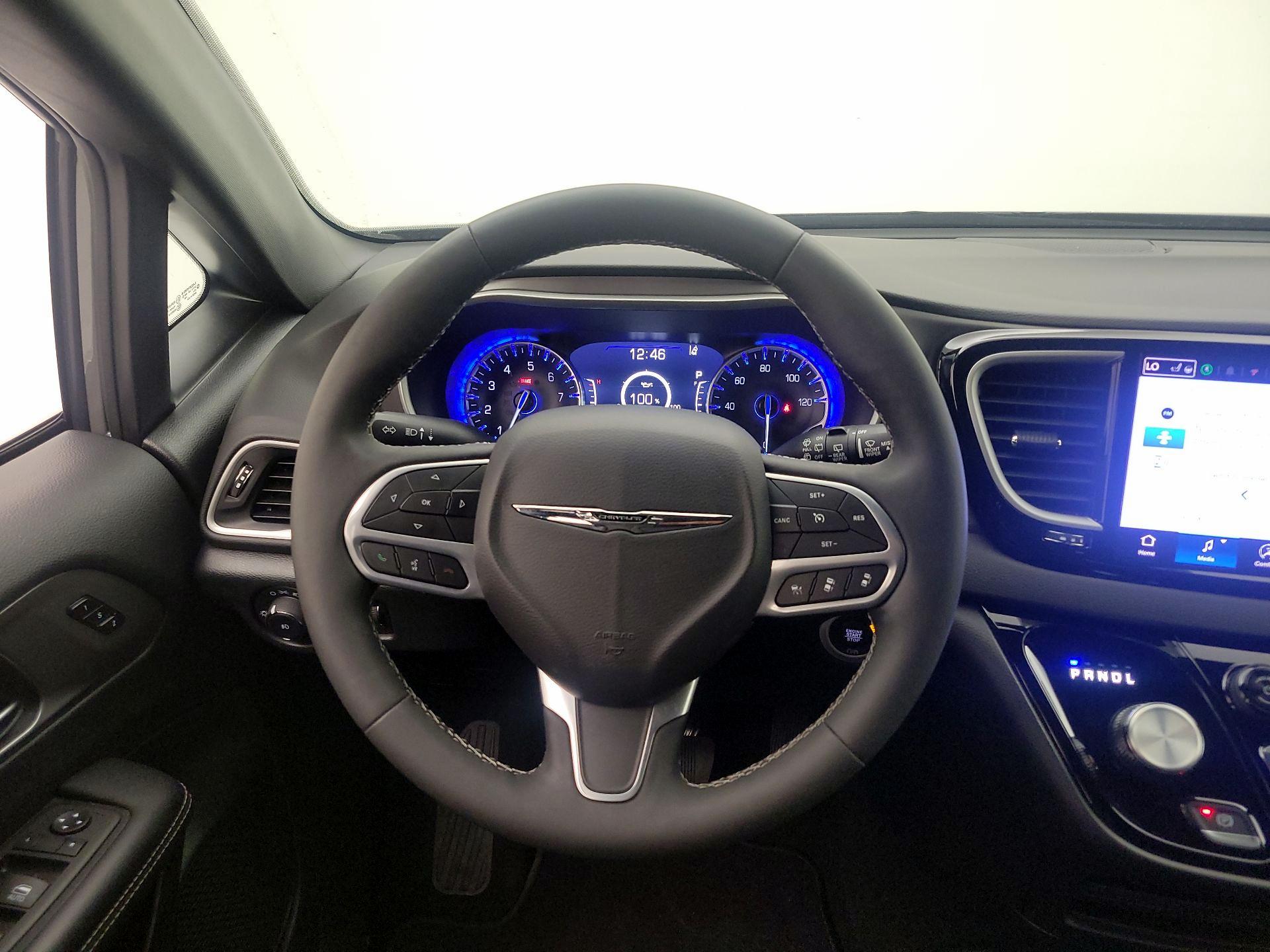 Thumbnail: 2025 Chrysler Pacifica - 10