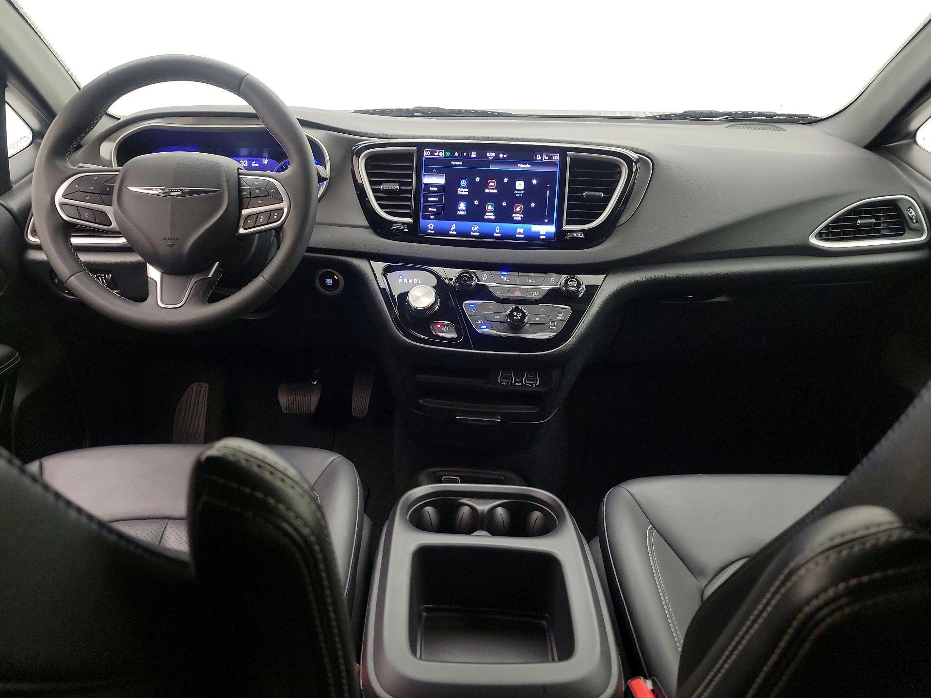 Thumbnail: 2025 Chrysler Pacifica - 9