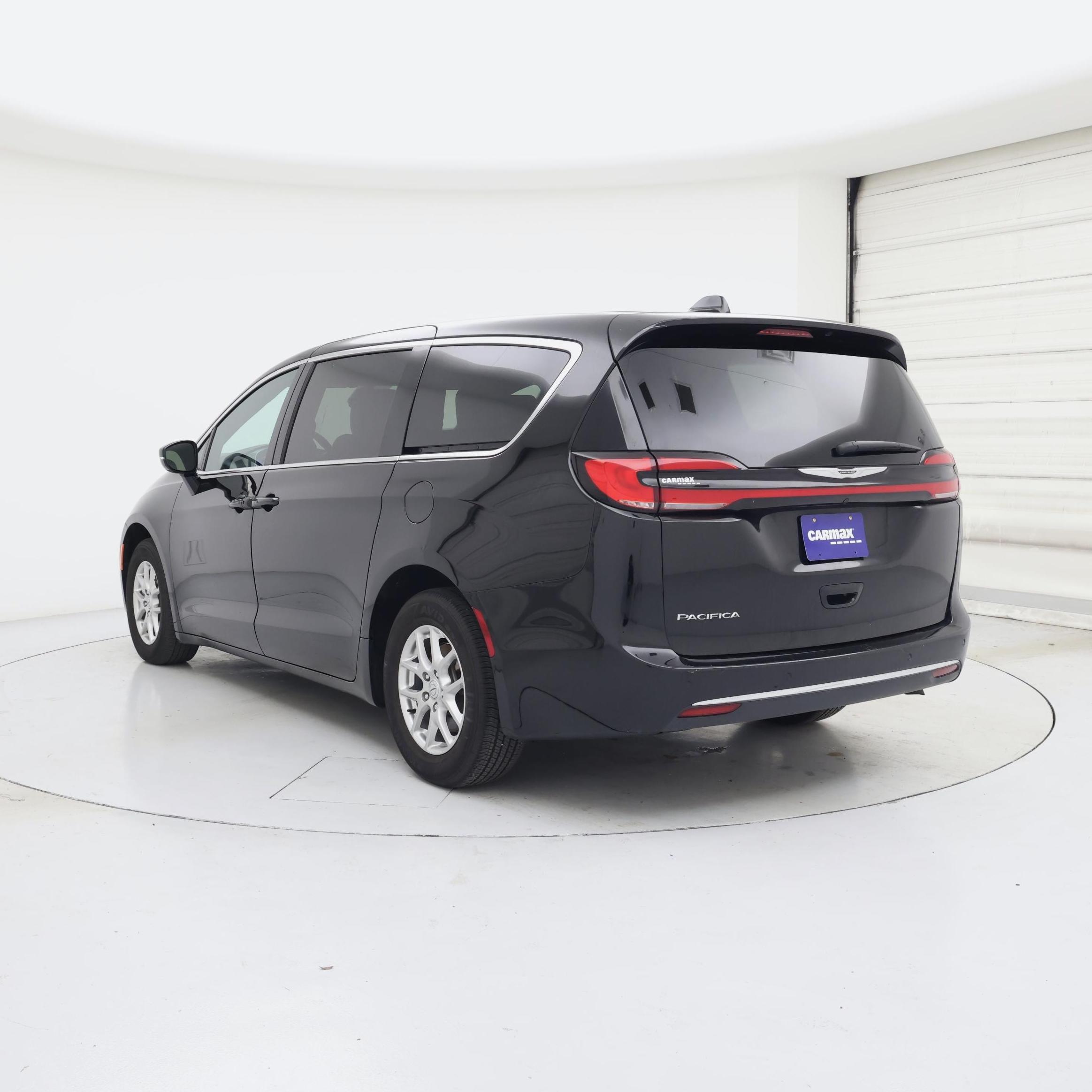 Thumbnail: 2025 Chrysler Pacifica - 2