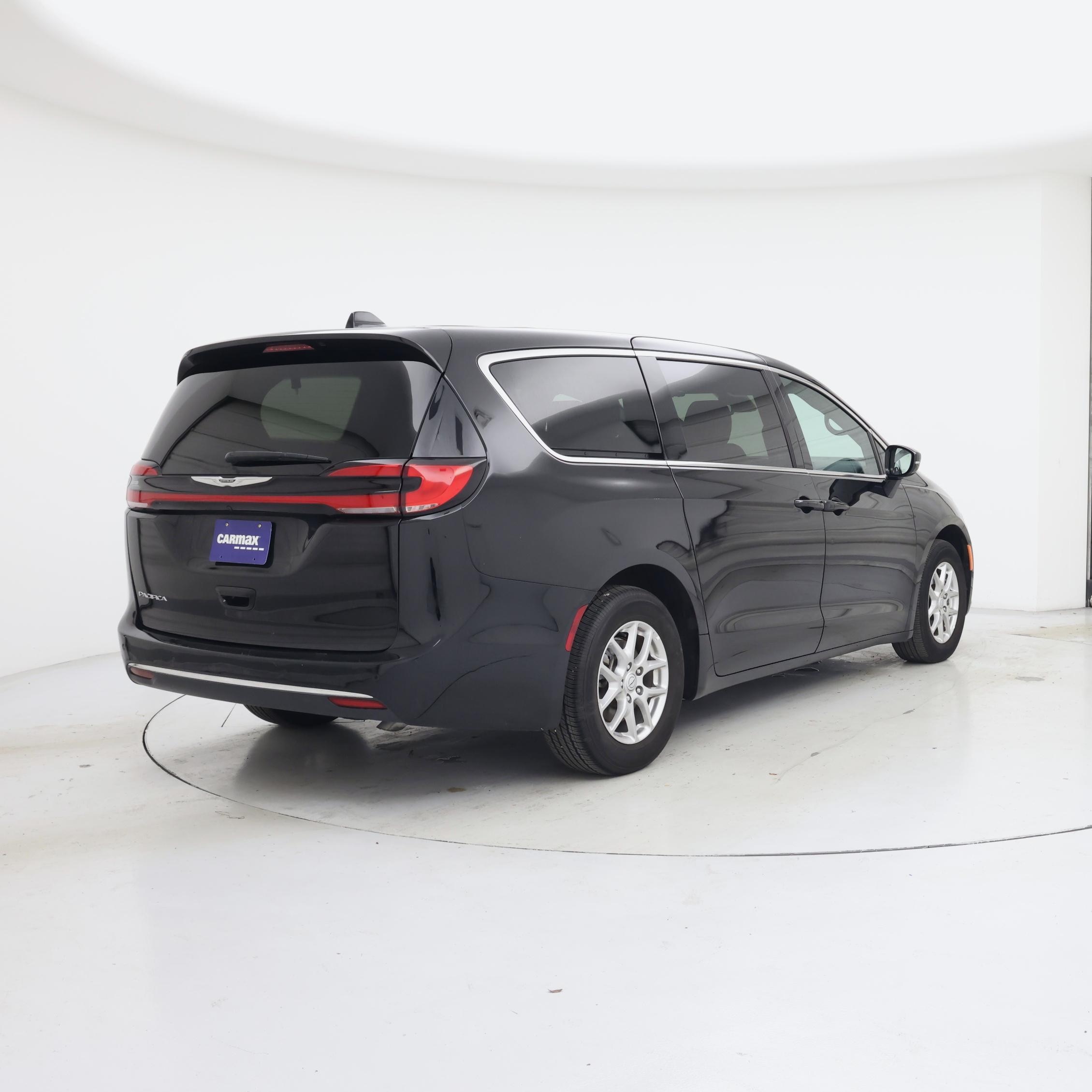 Thumbnail: 2025 Chrysler Pacifica - 8