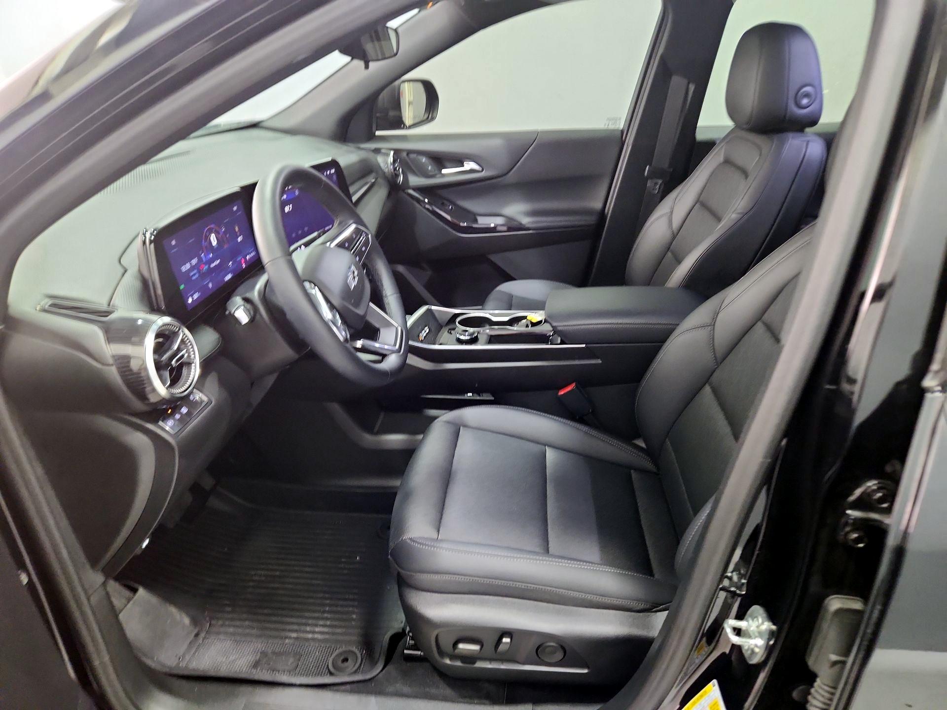 Thumbnail: 2026 Chevrolet Equinox - 11