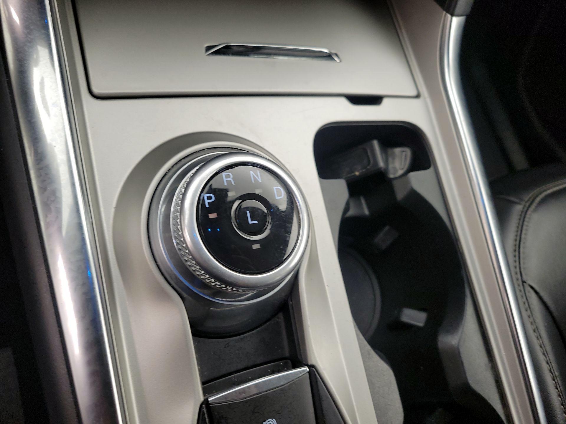 Thumbnail: 2021 Ford Explorer - 15