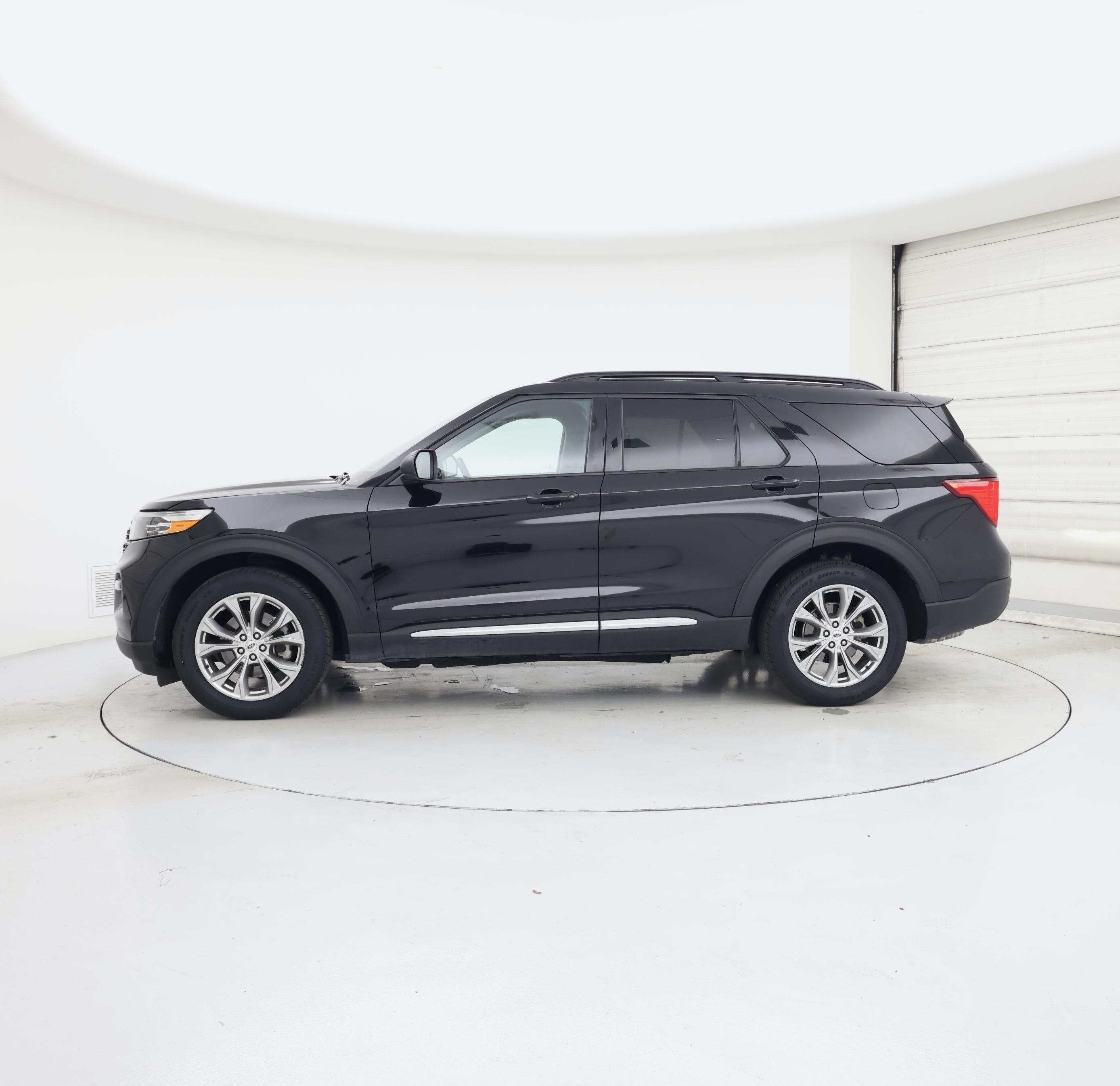 Thumbnail: 2021 Ford Explorer - 3