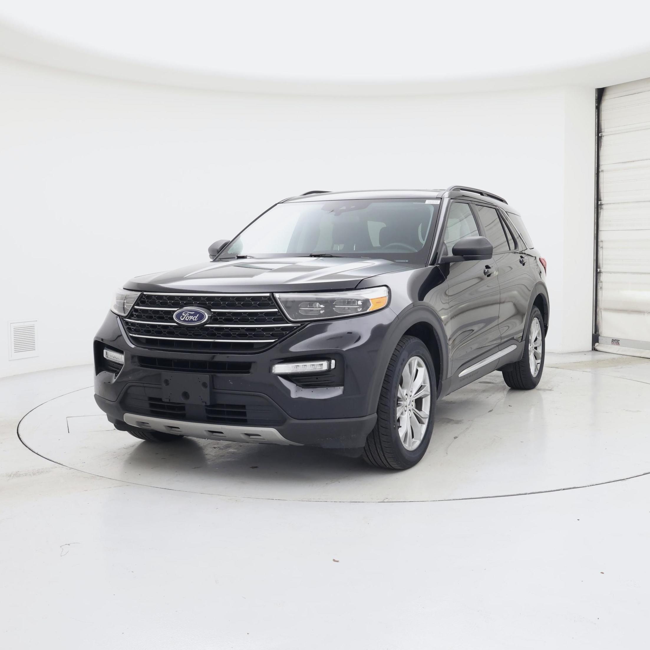 Thumbnail: 2021 Ford Explorer - 4