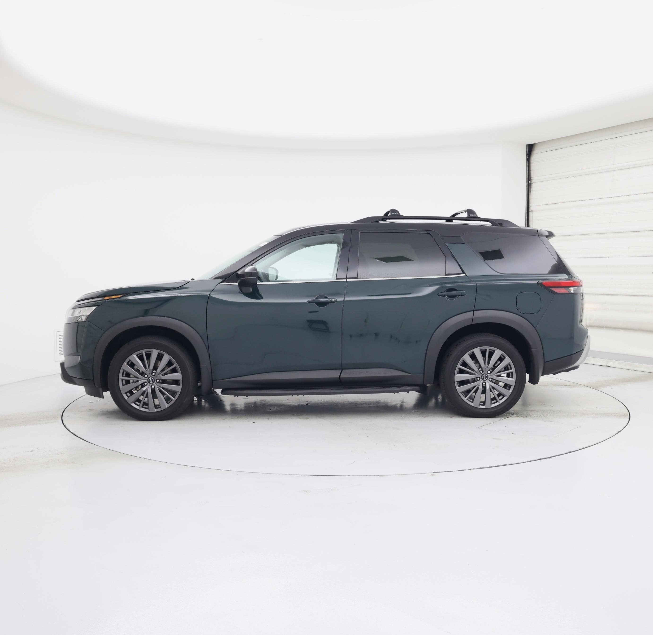 Thumbnail: 2023 Nissan Pathfinder - 3