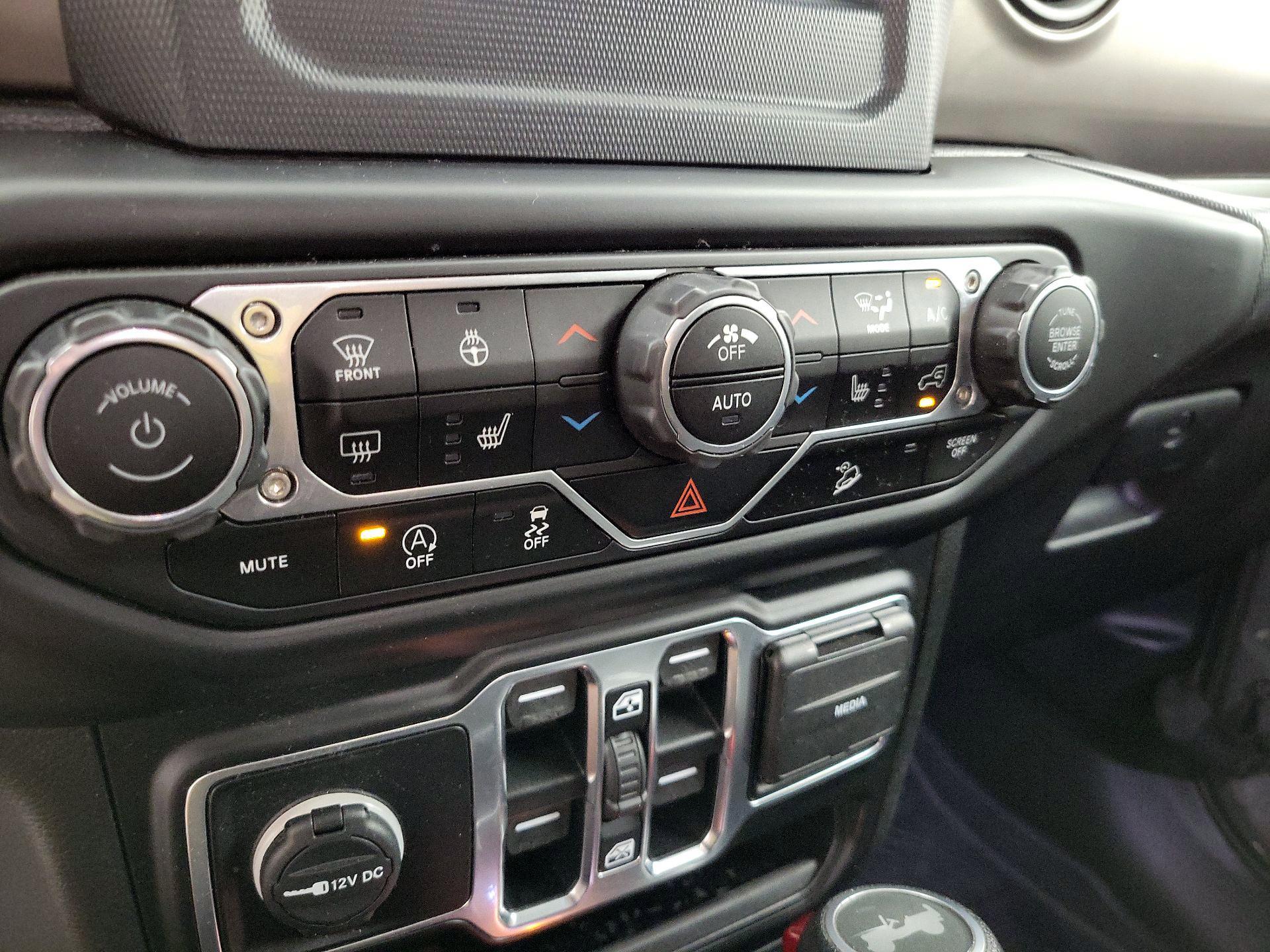 Thumbnail: 2020 Jeep Wrangler - 15