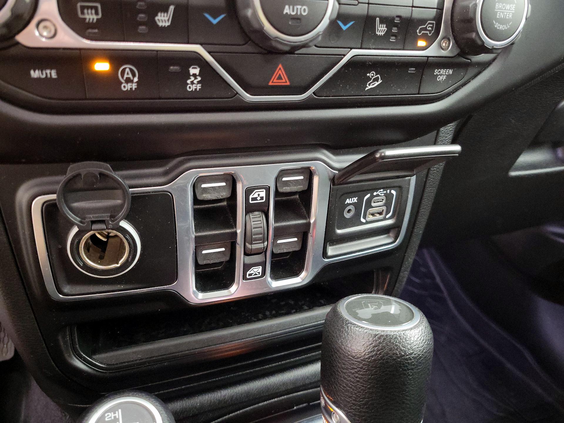 Thumbnail: 2020 Jeep Wrangler - 17