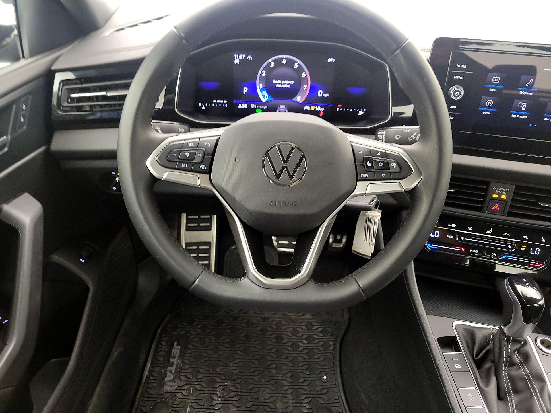 Thumbnail: 2025 Volkswagen Jetta - 10