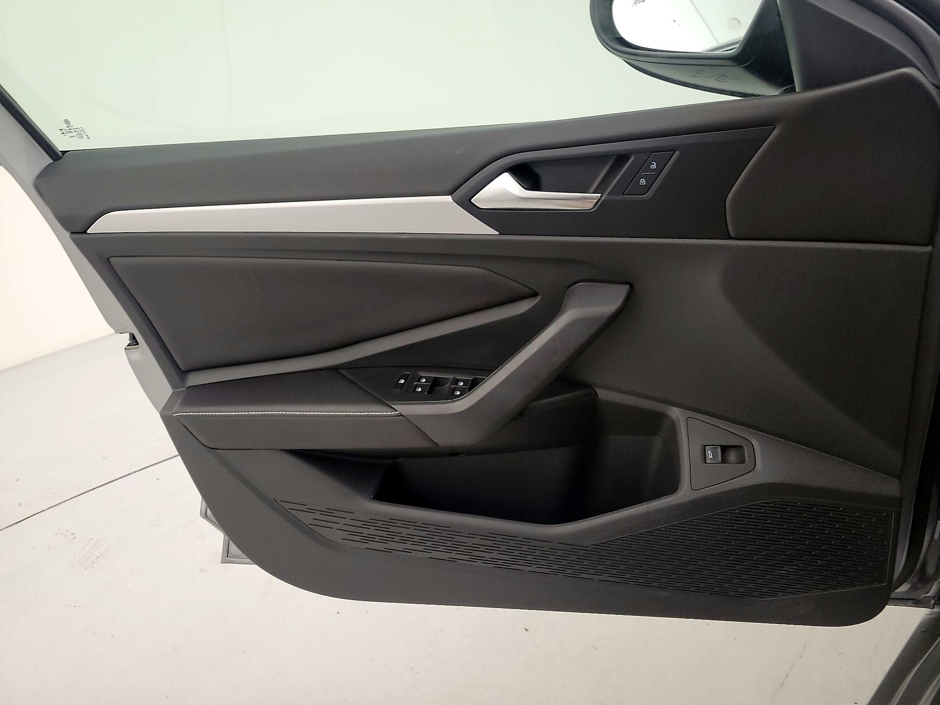 Thumbnail: 2025 Volkswagen Jetta - 12