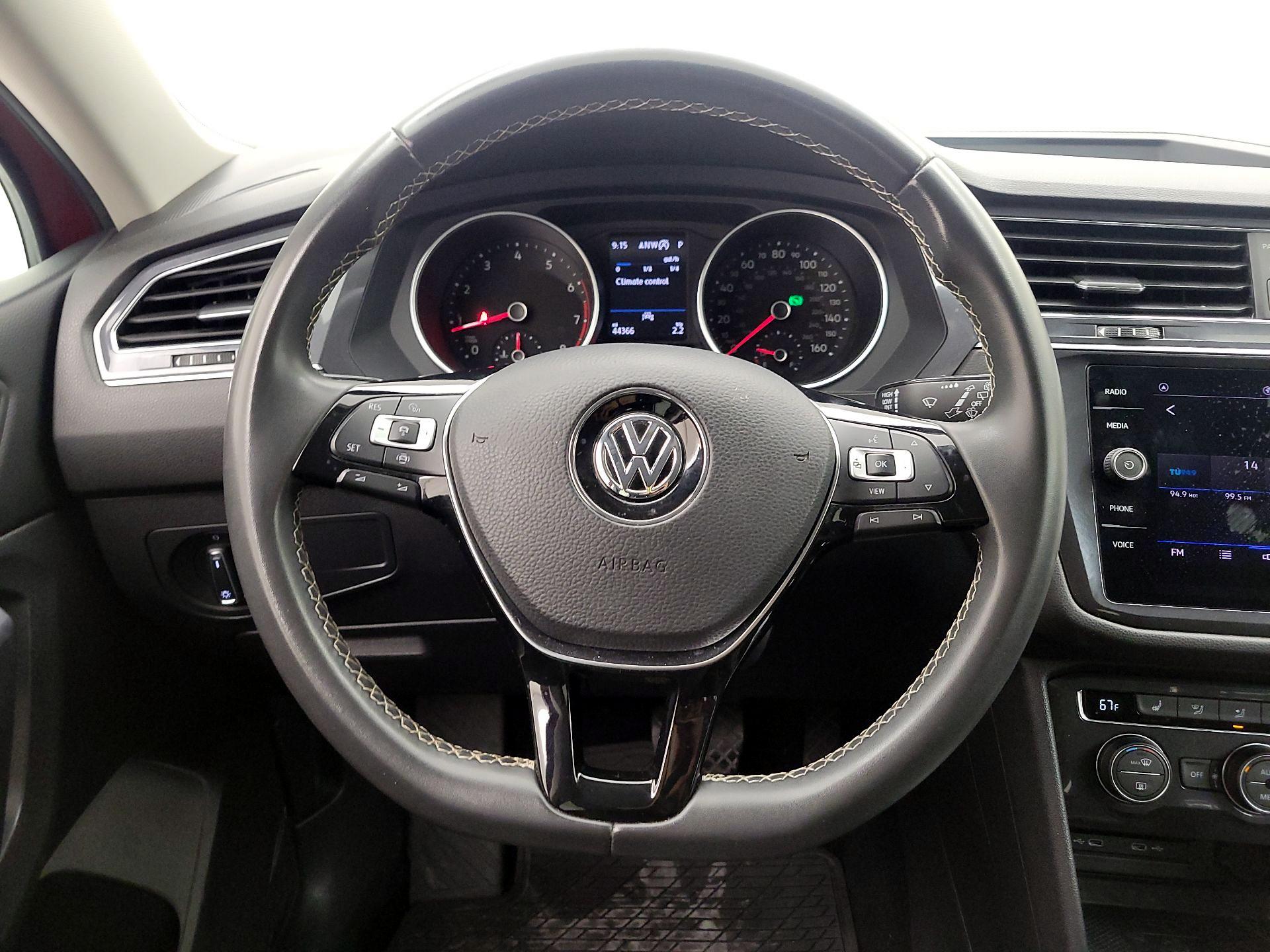 Thumbnail: 2021 Volkswagen Tiguan - 10