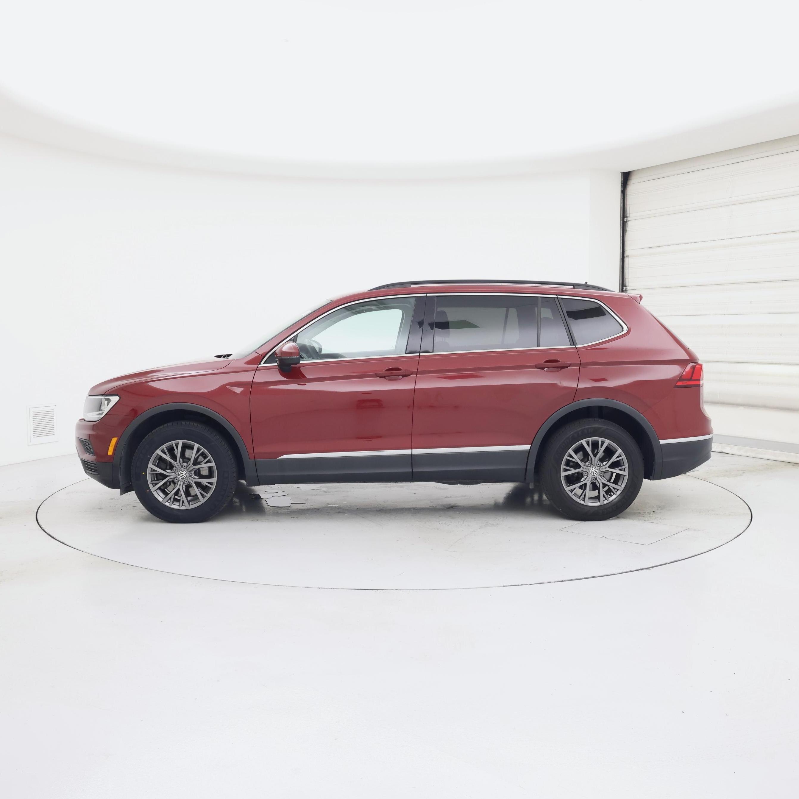 Thumbnail: 2021 Volkswagen Tiguan - 3