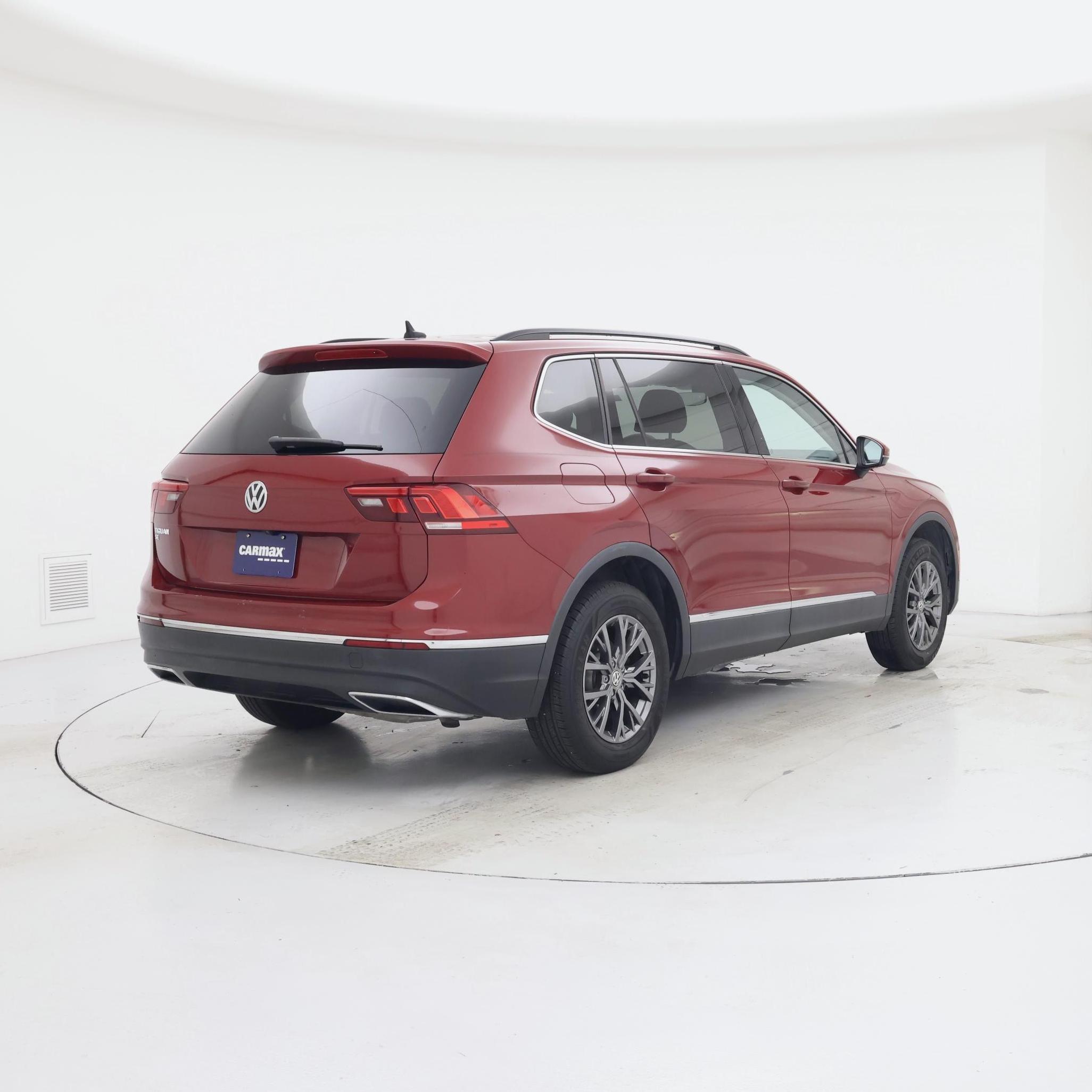 Thumbnail: 2021 Volkswagen Tiguan - 8