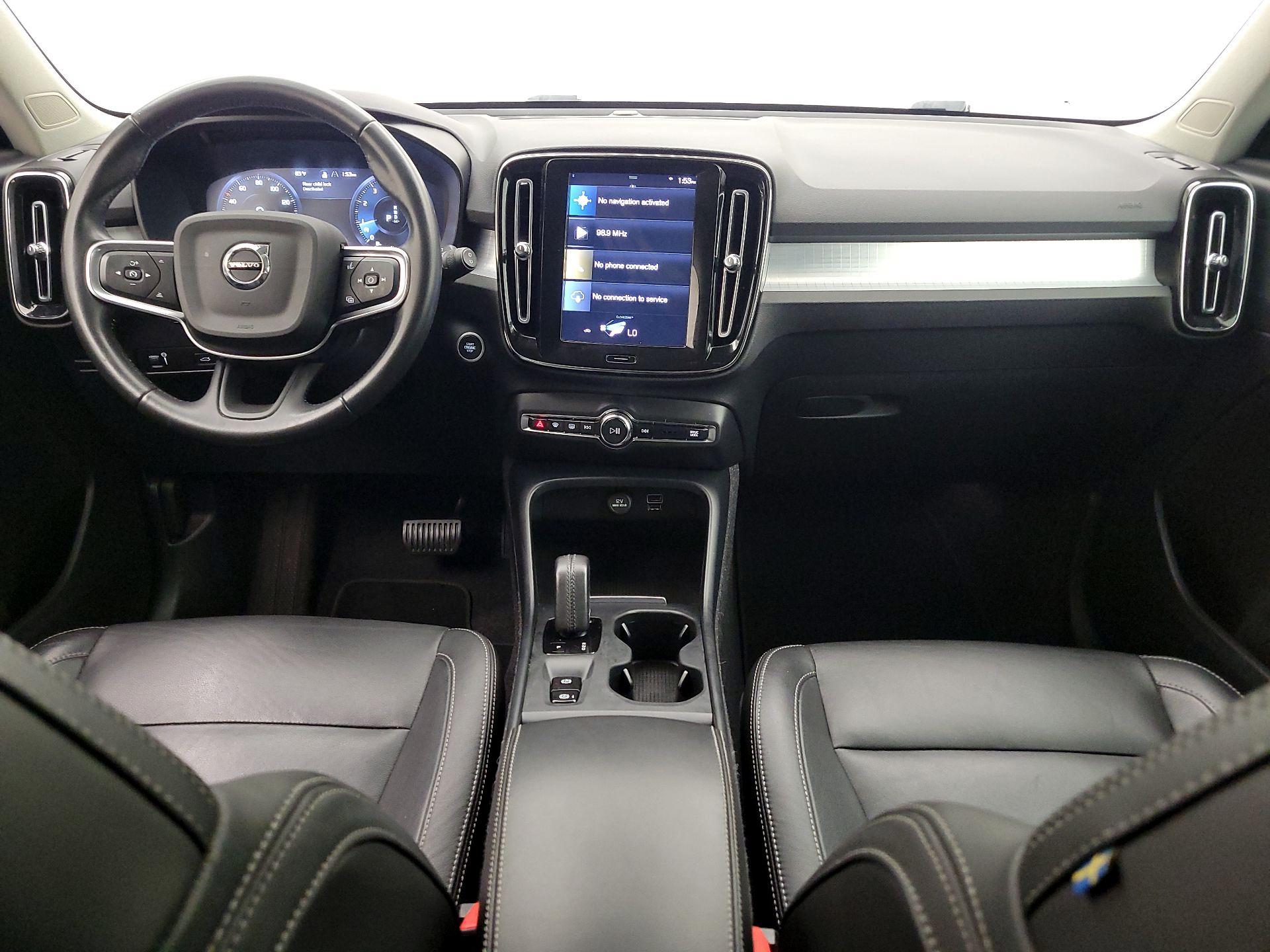 Thumbnail: 2021 Volvo XC40 - 9