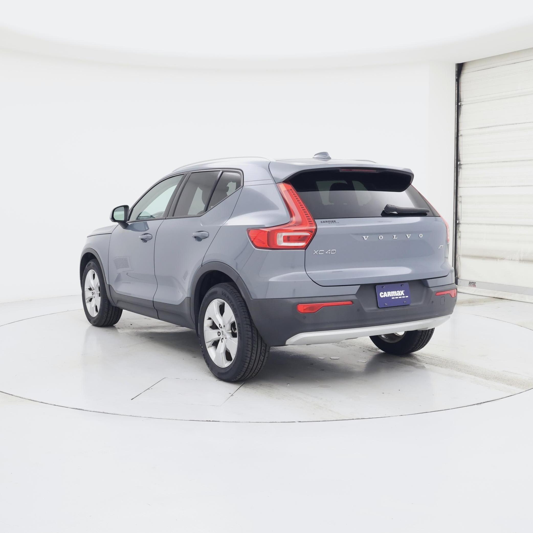 Thumbnail: 2021 Volvo XC40 - 2