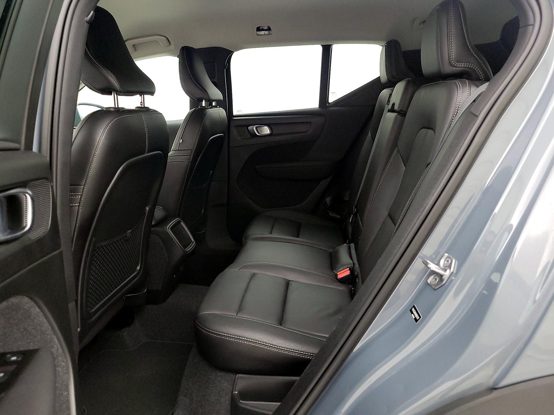 Thumbnail: 2021 Volvo XC40 - 19