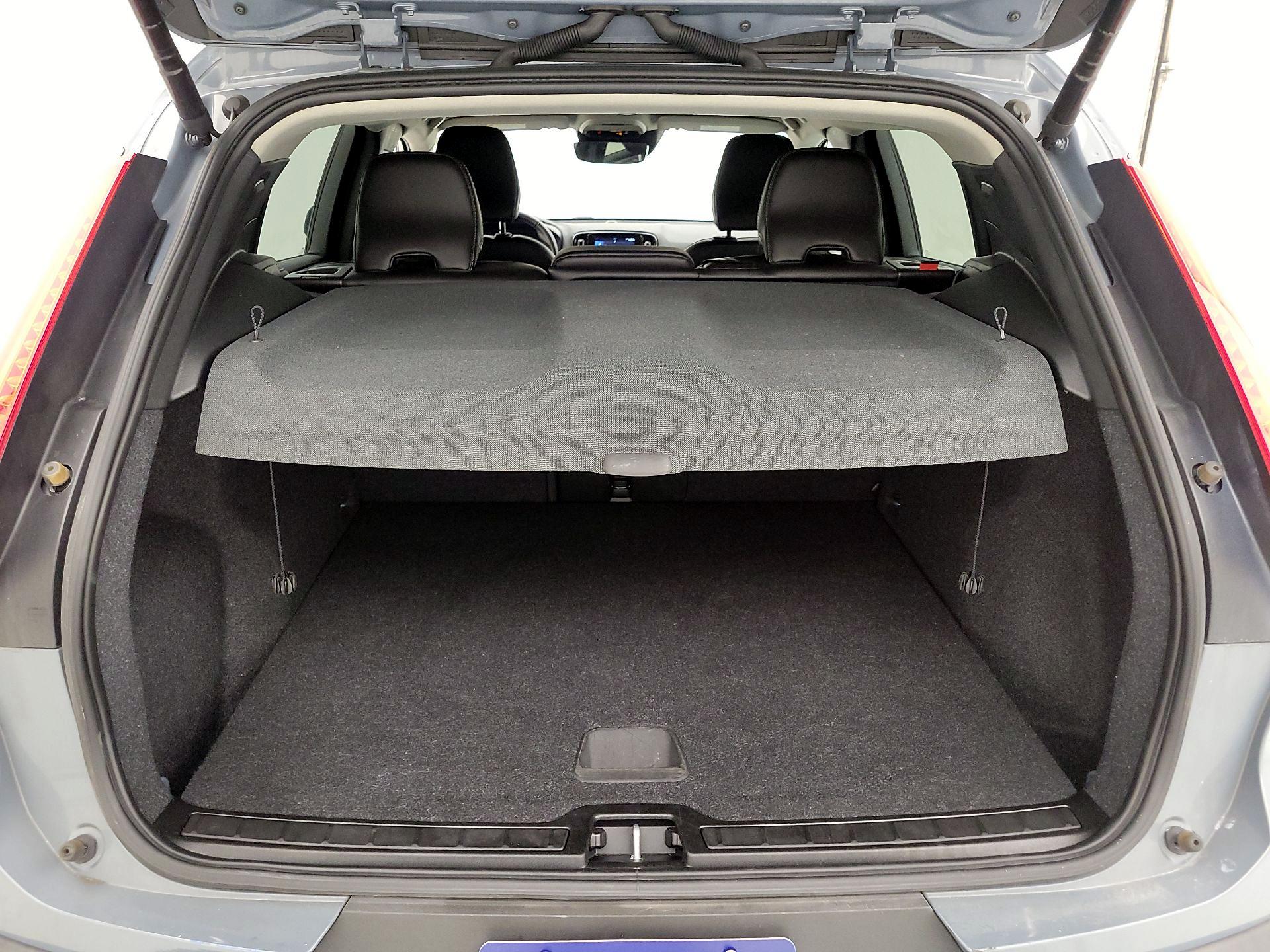 Thumbnail: 2021 Volvo XC40 - 20