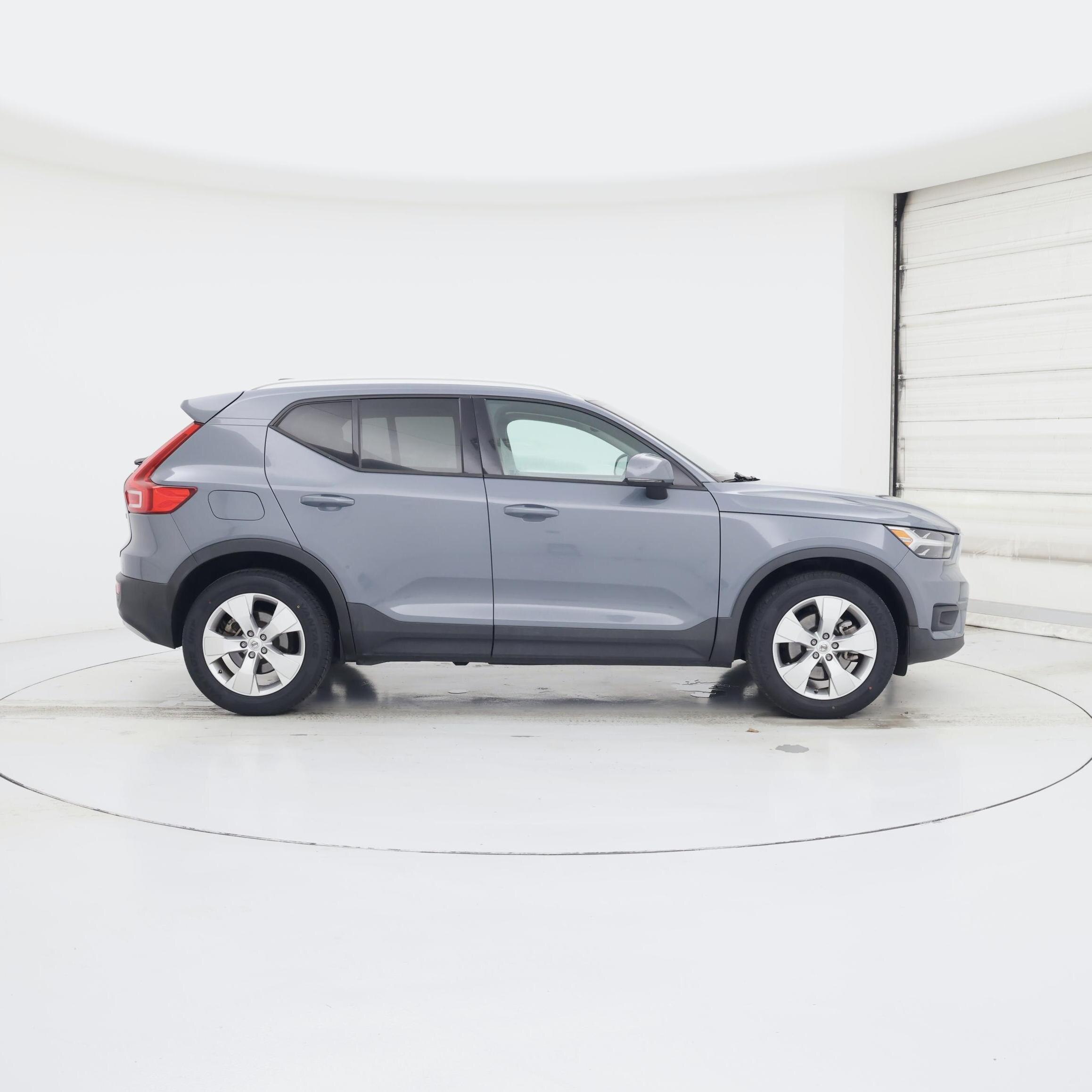 Thumbnail: 2021 Volvo XC40 - 7