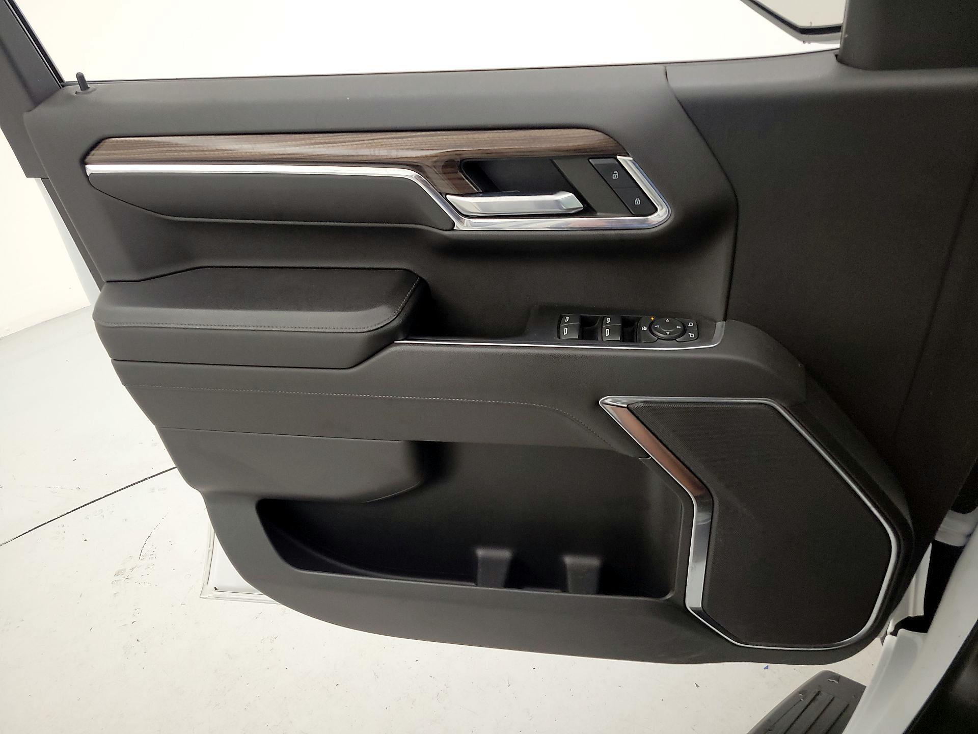 Thumbnail: 2022 Chevrolet Silverado 1500 - 12