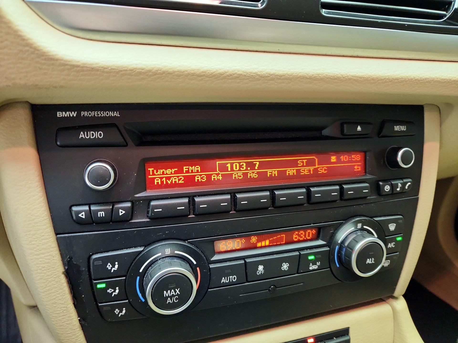 Thumbnail: 2015 BMW X1 - 14
