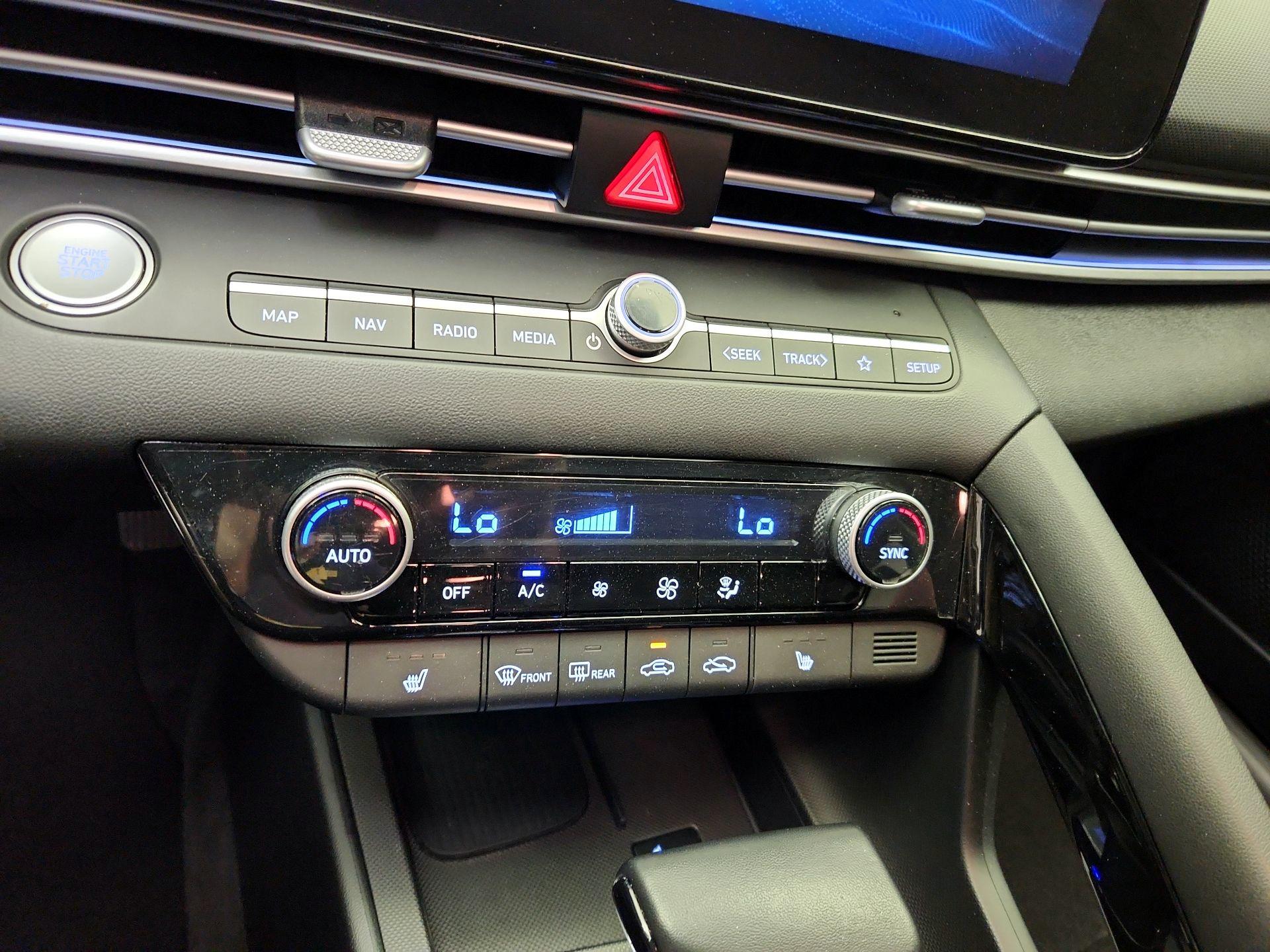 Thumbnail: 2024 Hyundai Elantra - 17