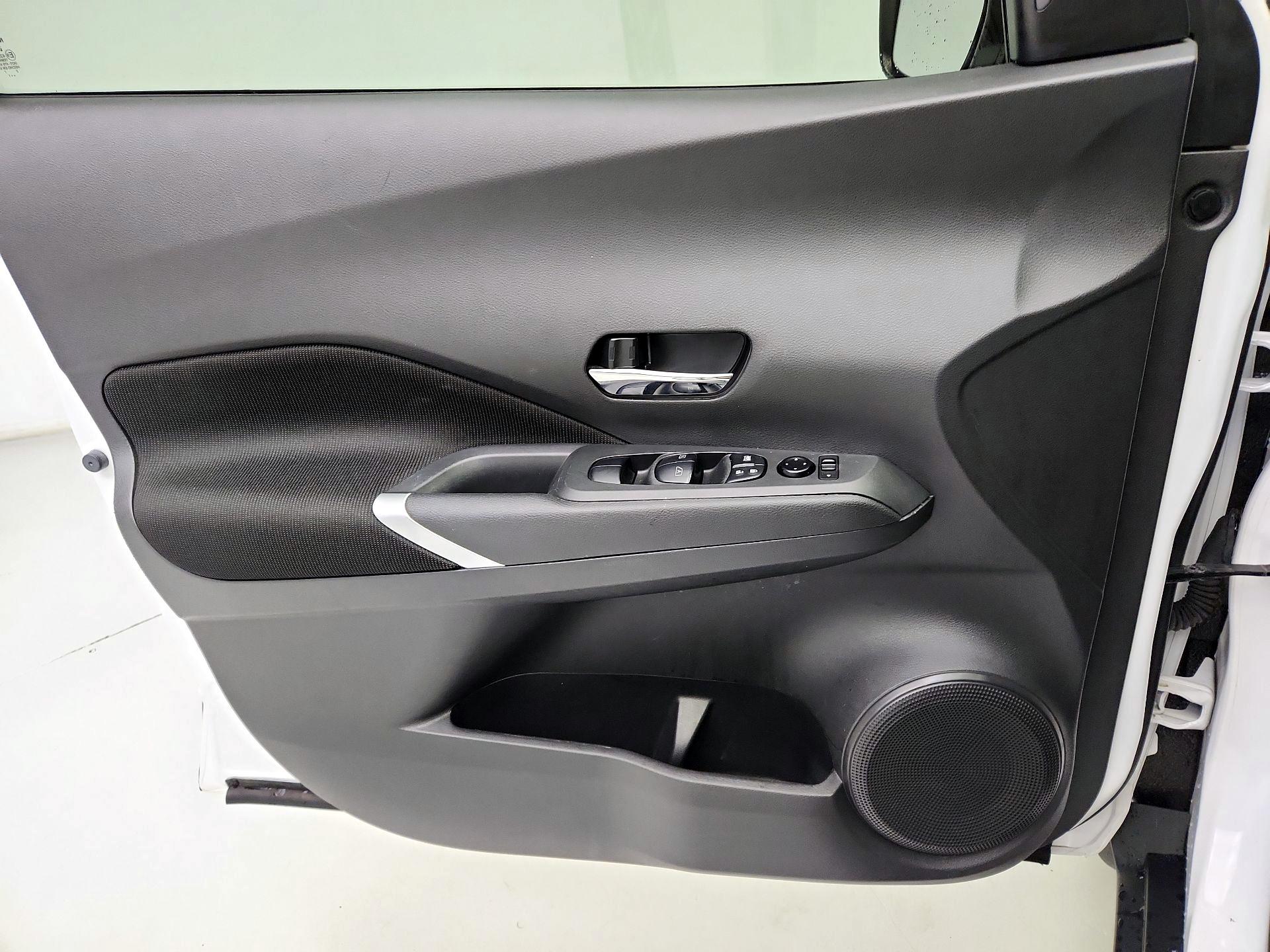 Thumbnail: 2021 Nissan Kicks - 12